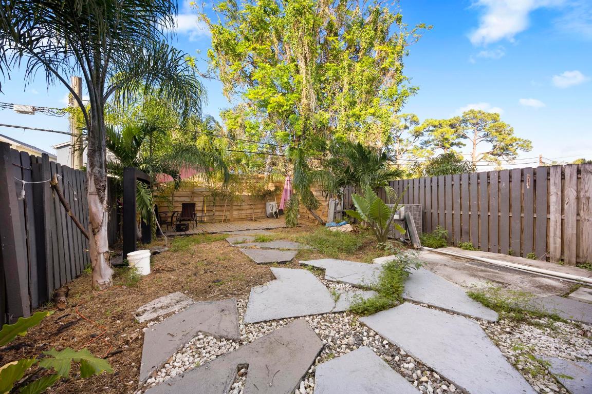 KENWOOD IN PB 3 PGS 44 & 45 - Residential