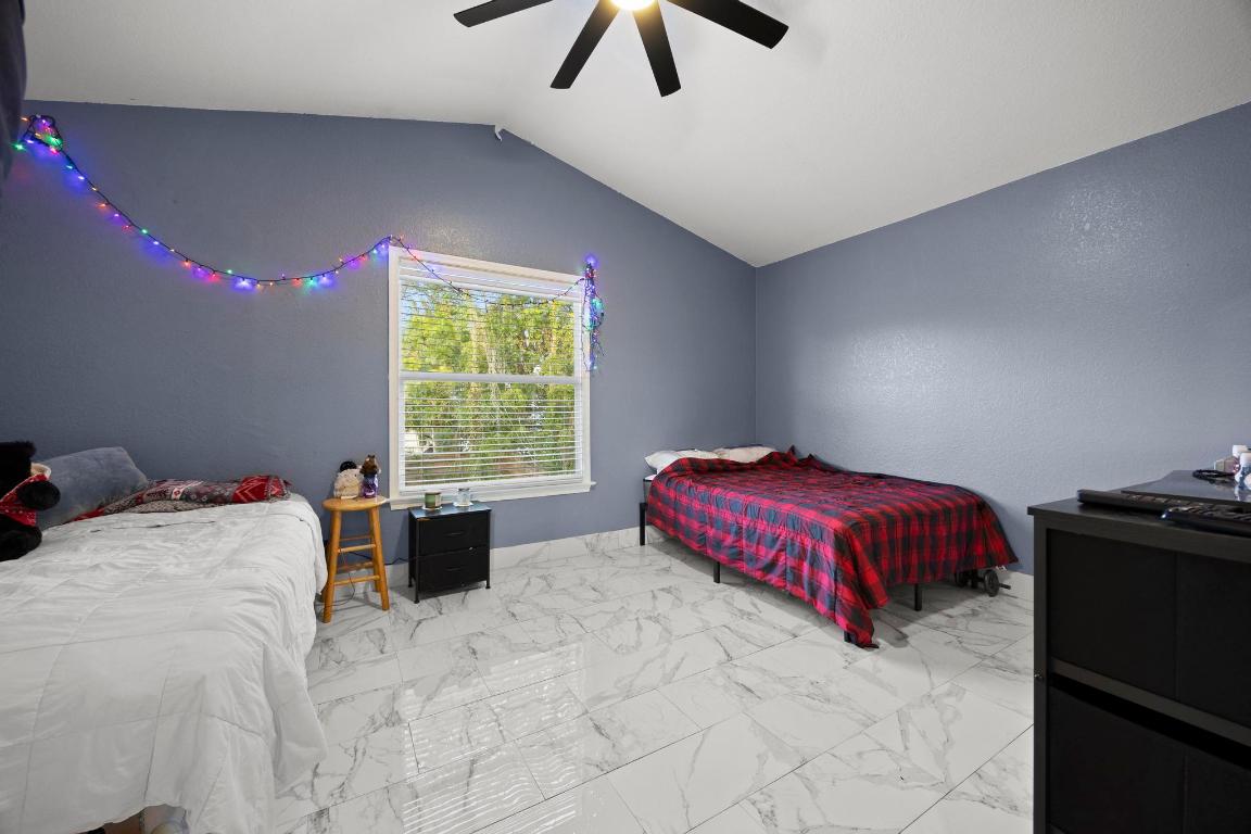 KENWOOD IN PB 3 PGS 44 & 45 - Residential