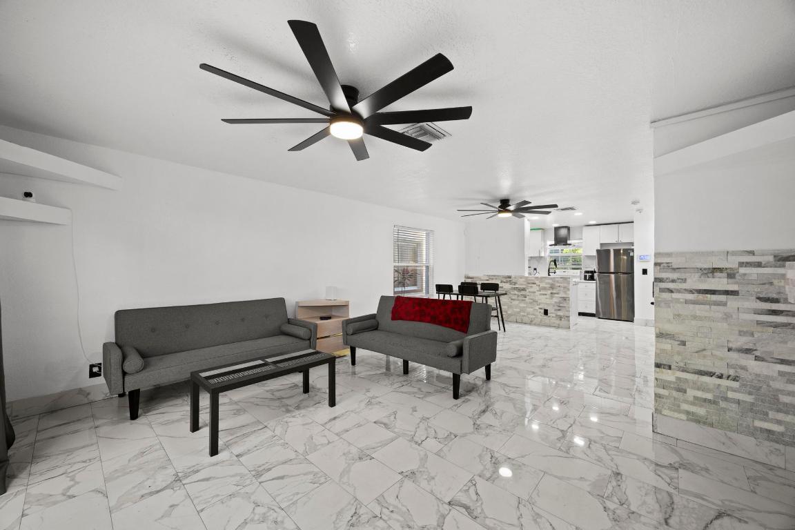 KENWOOD IN PB 3 PGS 44 & 45 - Residential