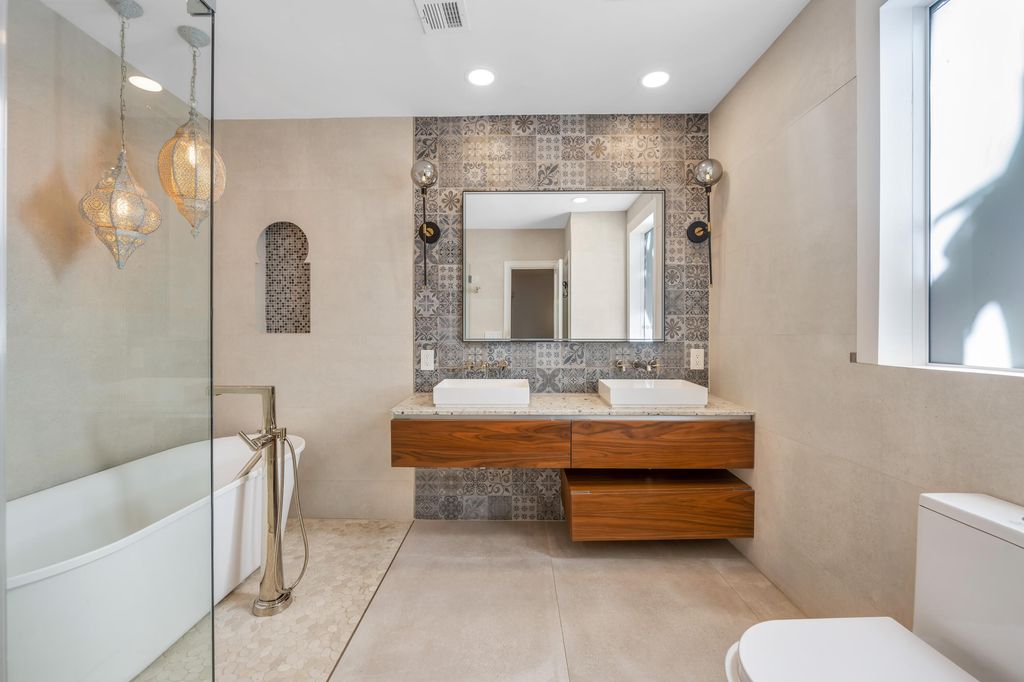 Photo of 1612 SE 2nd Street, Fort Lauderdale, FL 33301 (MLS # B26033296)