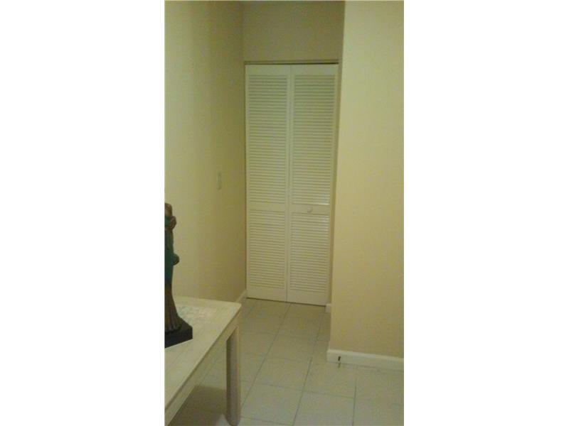 Fairfax Condo 212 - Residential