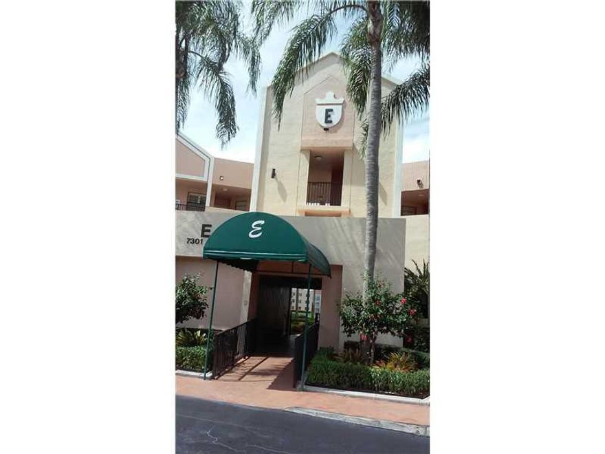 THE KING MODEL IN DESIRABLE KINGS POINT-2 IN CLOSED PATIOS ONE TO EAST AND ONE TO WEST- EAT-IN-KITCHEN, FORMAL DINNING-living room 2 BEDROOM 2 BATH SPLIT BEDROOM PLAN AND AN A DEN! A MUST SEE!!