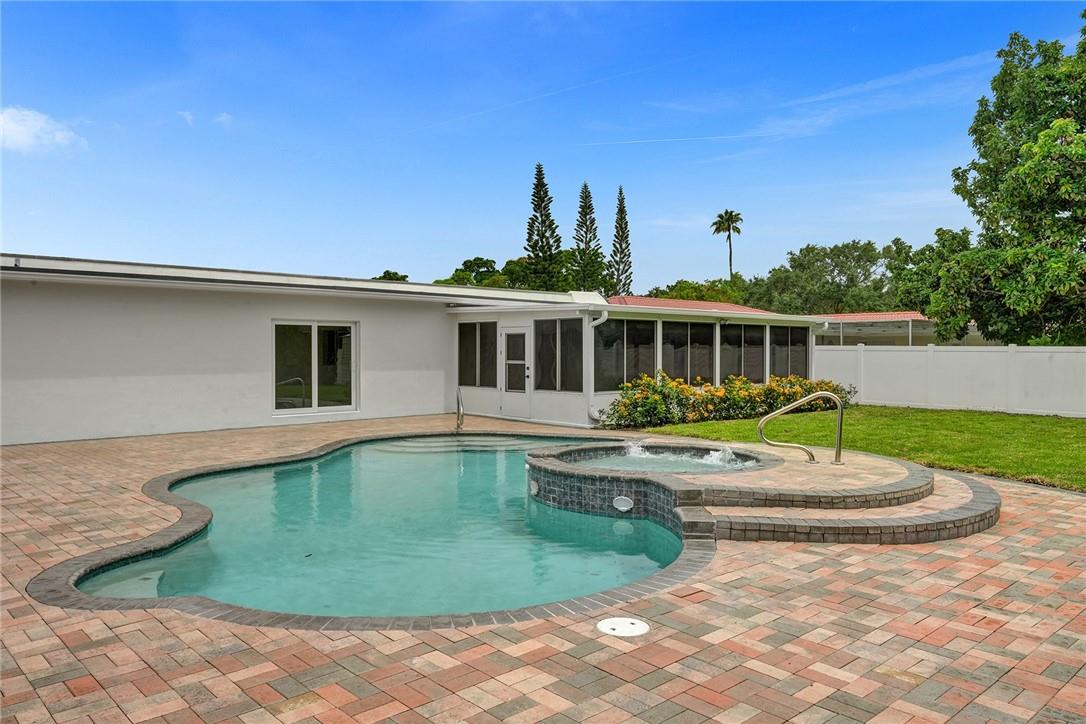 EMERALD HILLS - Residential