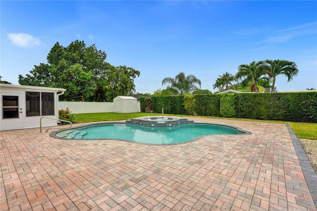 EMERALD HILLS - Residential