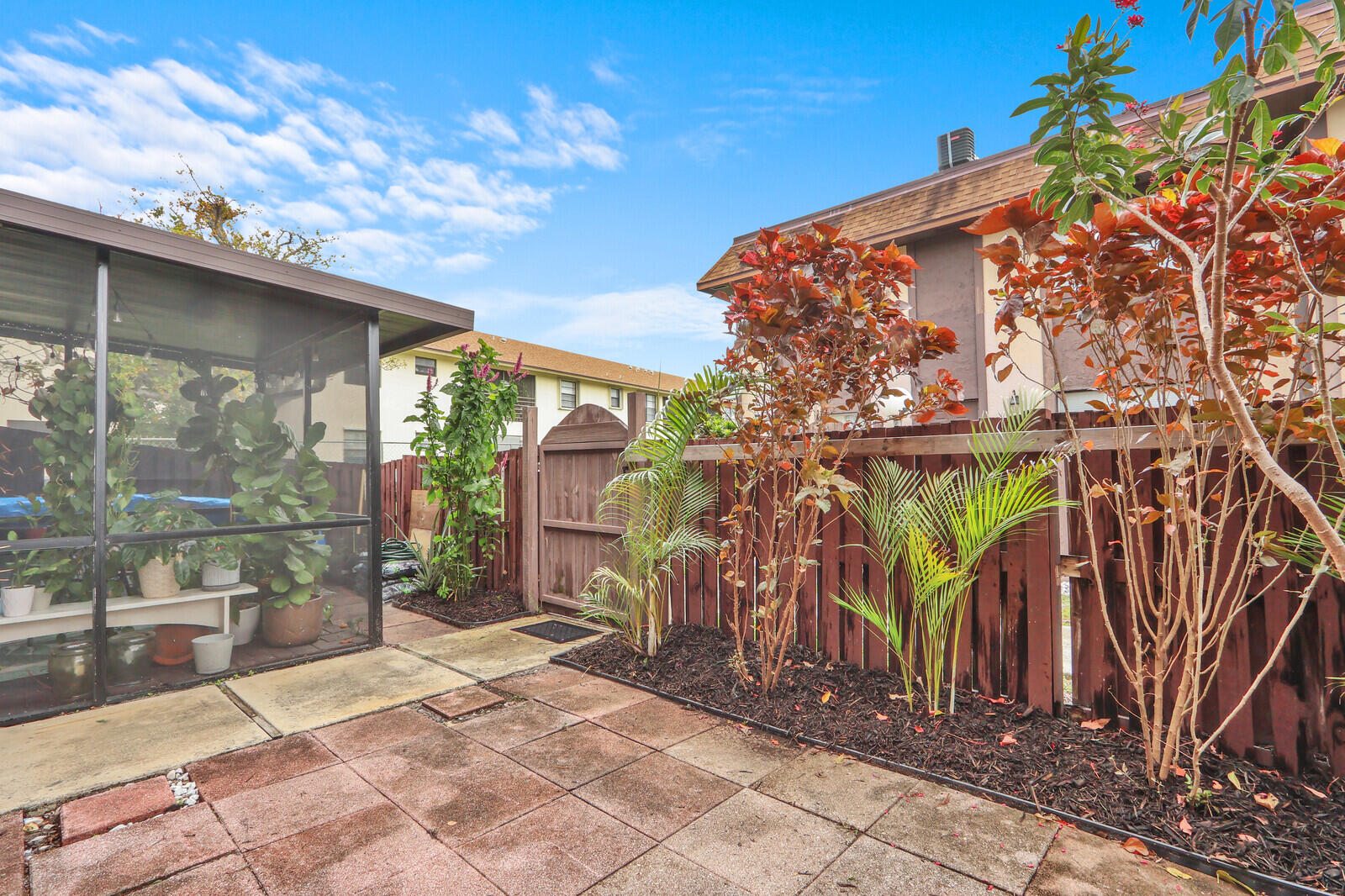 QUAIL HOLLOW CONDO - Residential