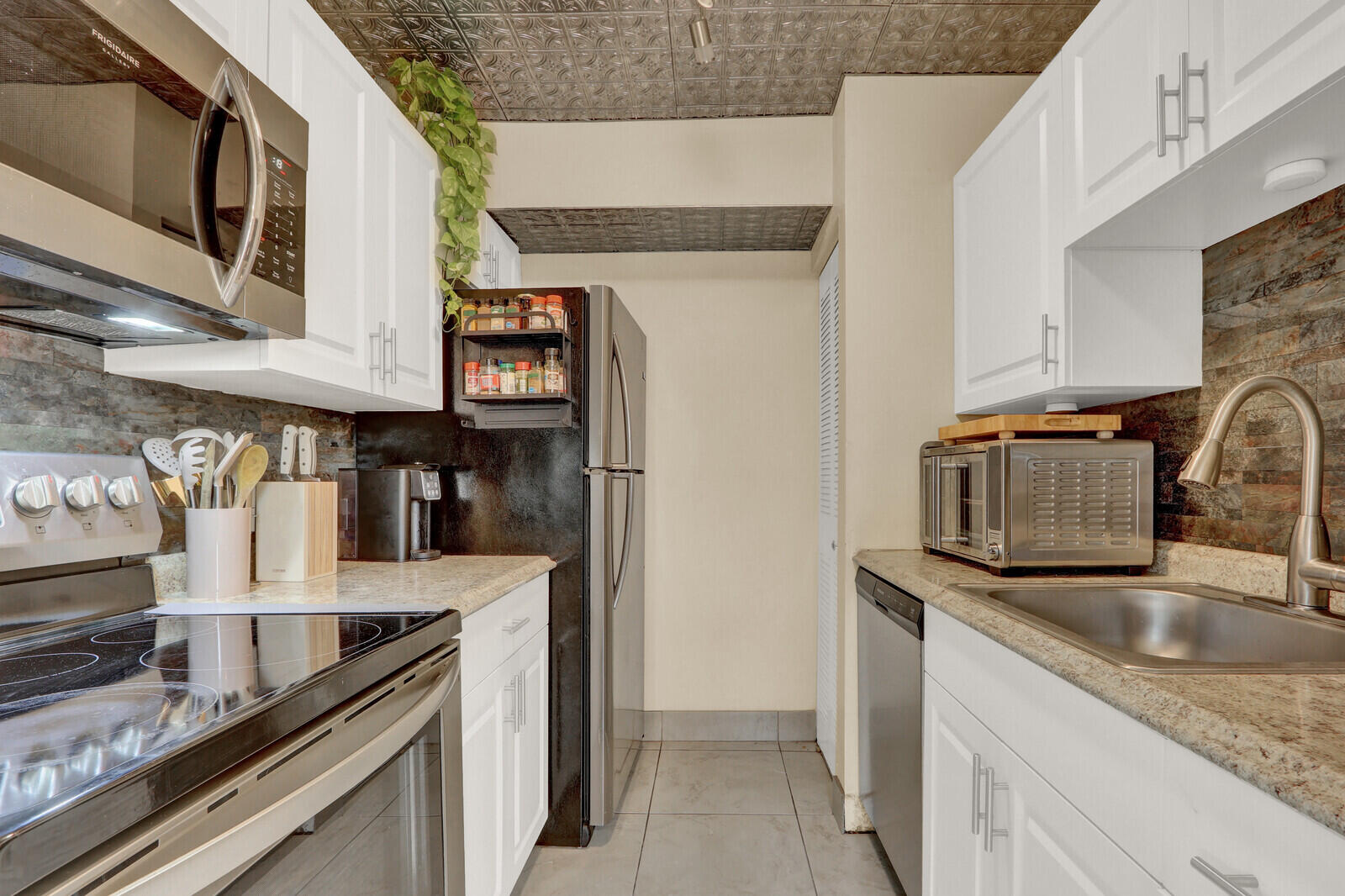 QUAIL HOLLOW CONDO - Residential
