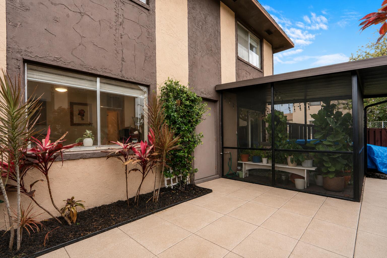 QUAIL HOLLOW CONDO - Residential