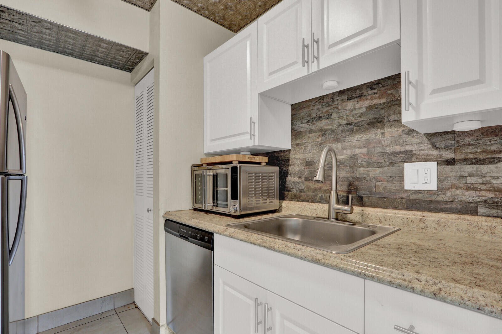 QUAIL HOLLOW CONDO - Residential