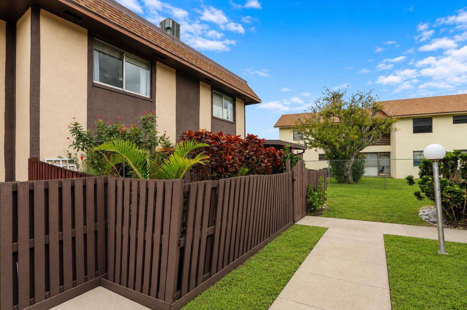 QUAIL HOLLOW CONDO - Residential