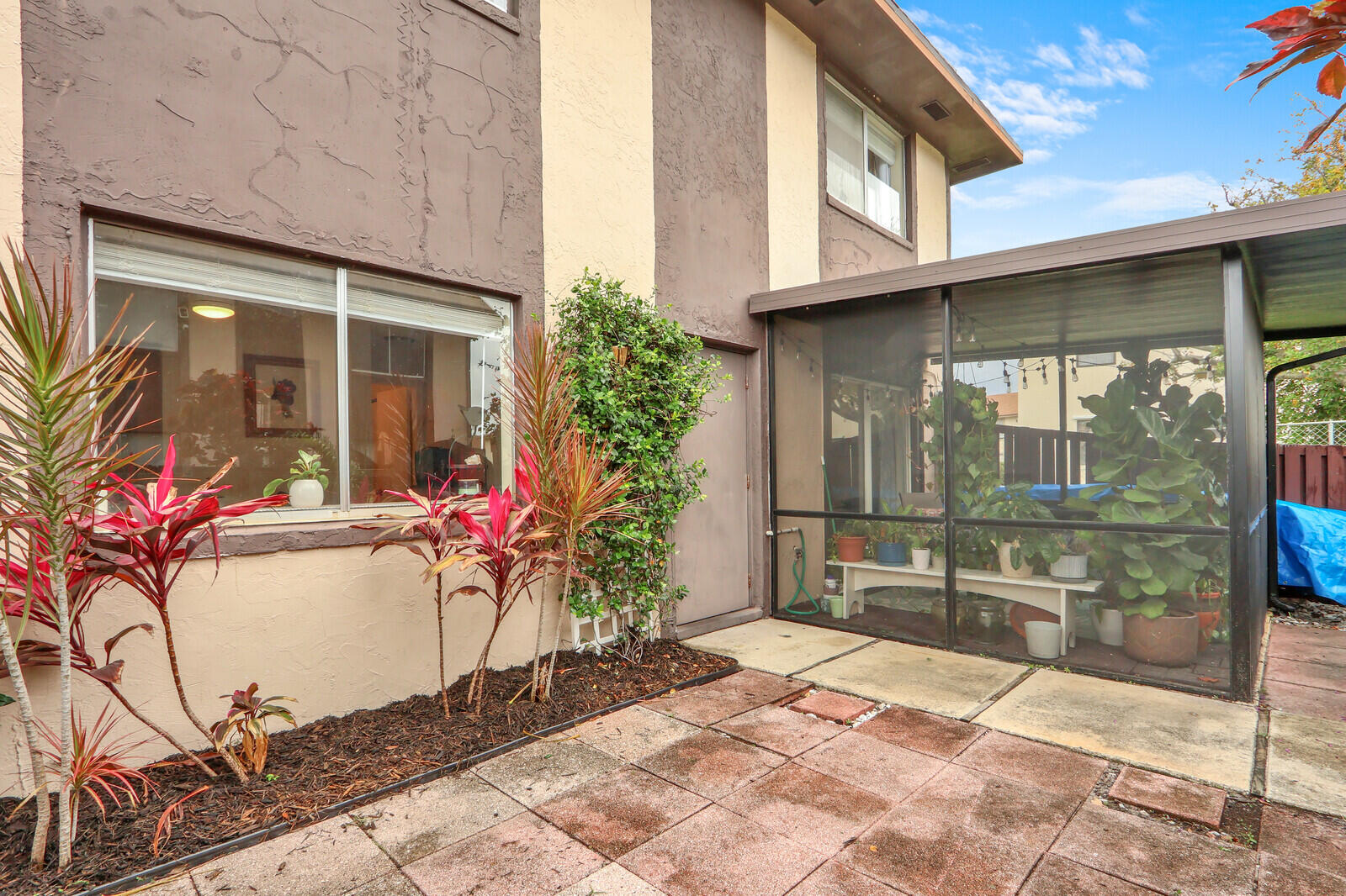 QUAIL HOLLOW CONDO - Residential
