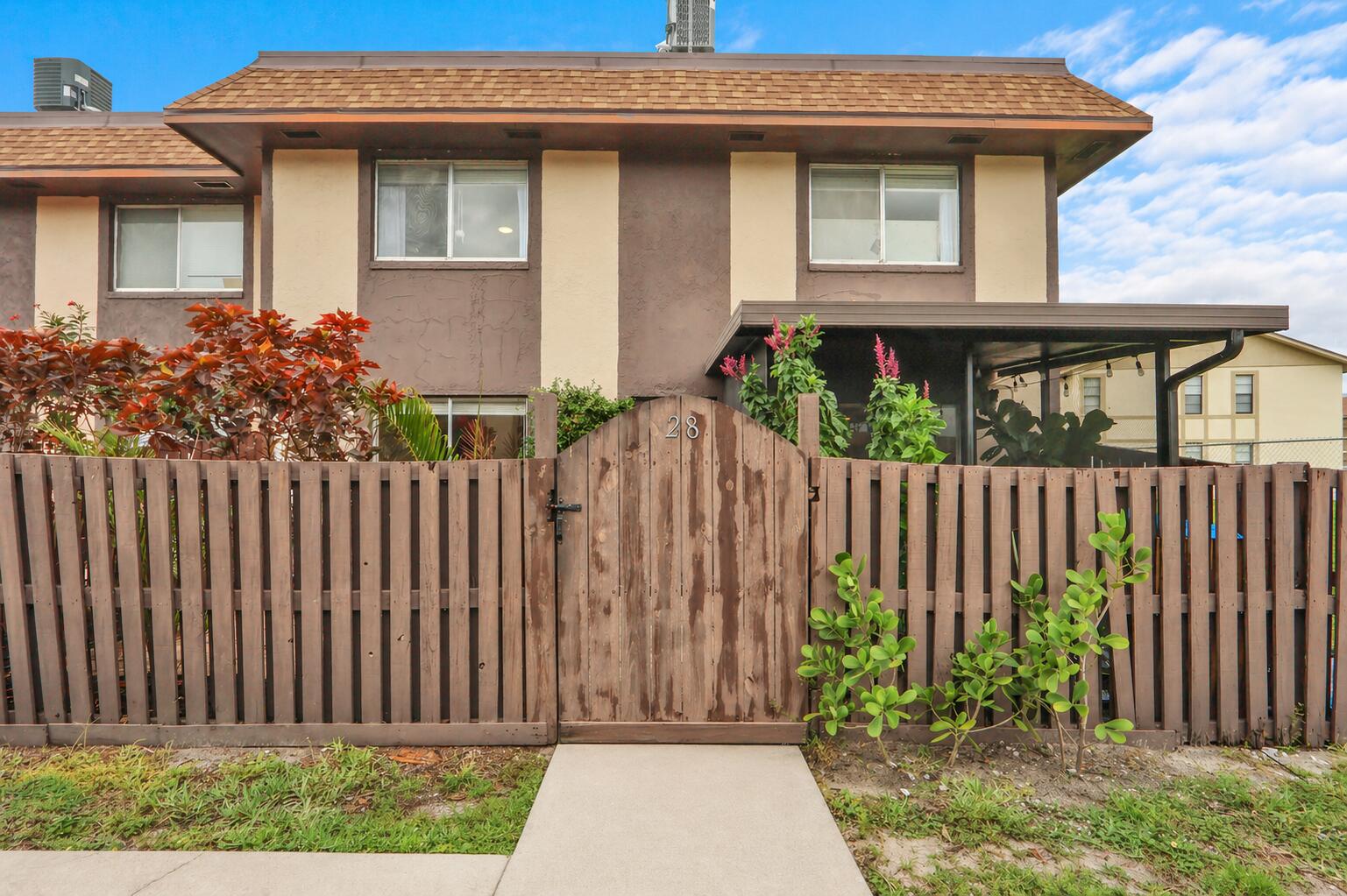 QUAIL HOLLOW CONDO - Residential