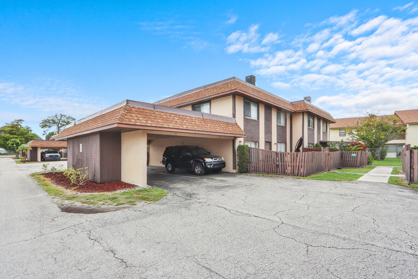 QUAIL HOLLOW CONDO - Residential