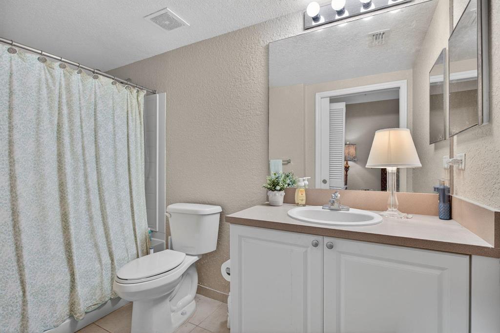 CYPRESS POINTE AT CORAL SPRINGS - Residential Lease