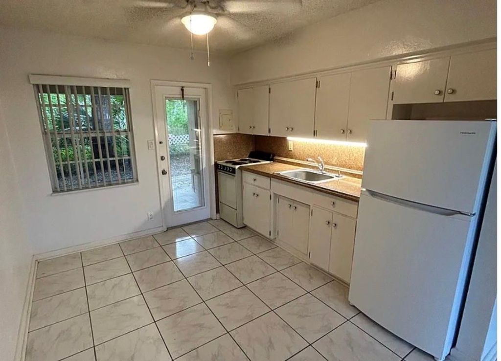 Photo of 704 SE 16th Street #A, Fort Lauderdale, FL 33316 (MLS # F10531308)