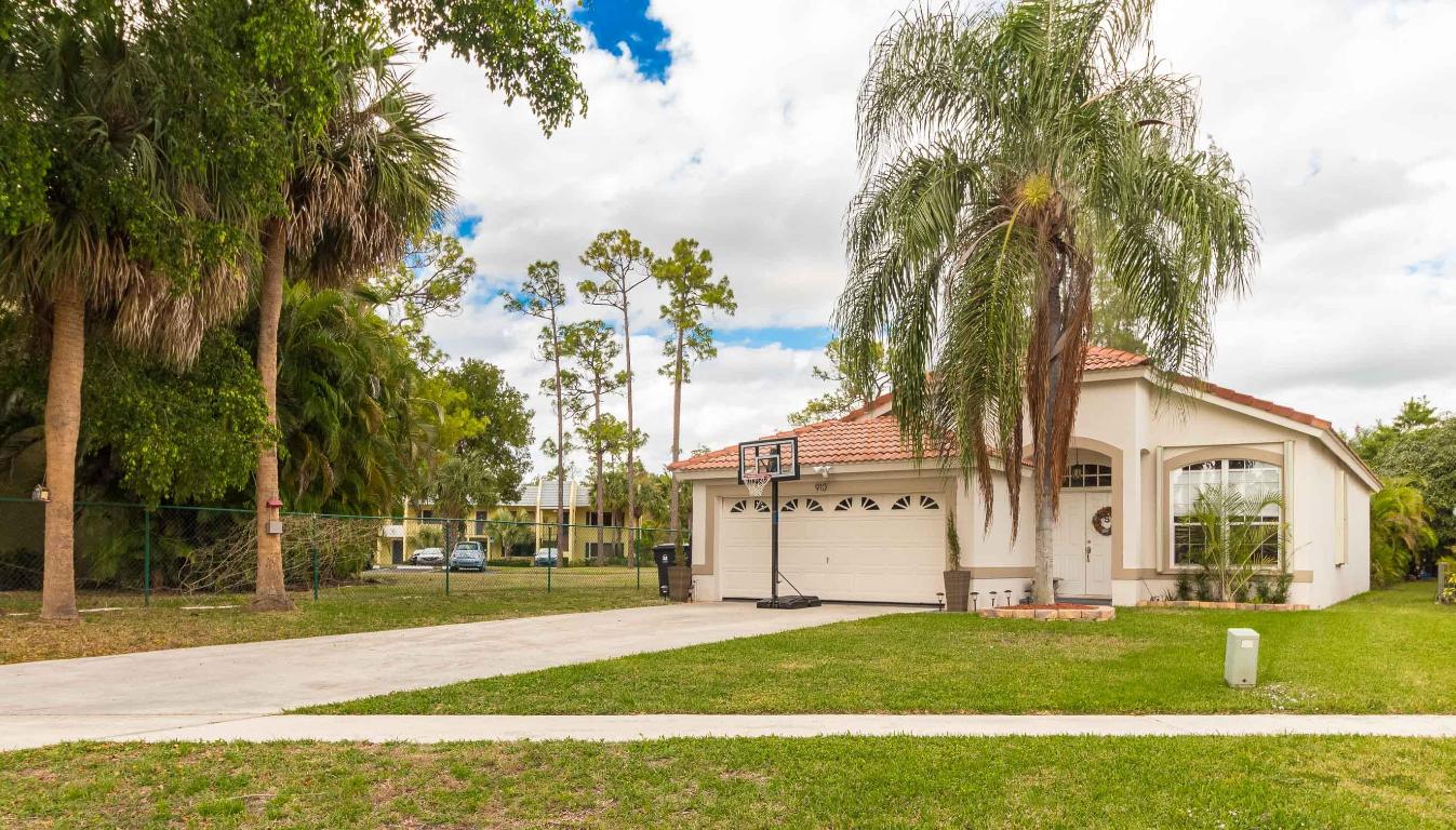 MONTEREY ON THE LAKE - Residential