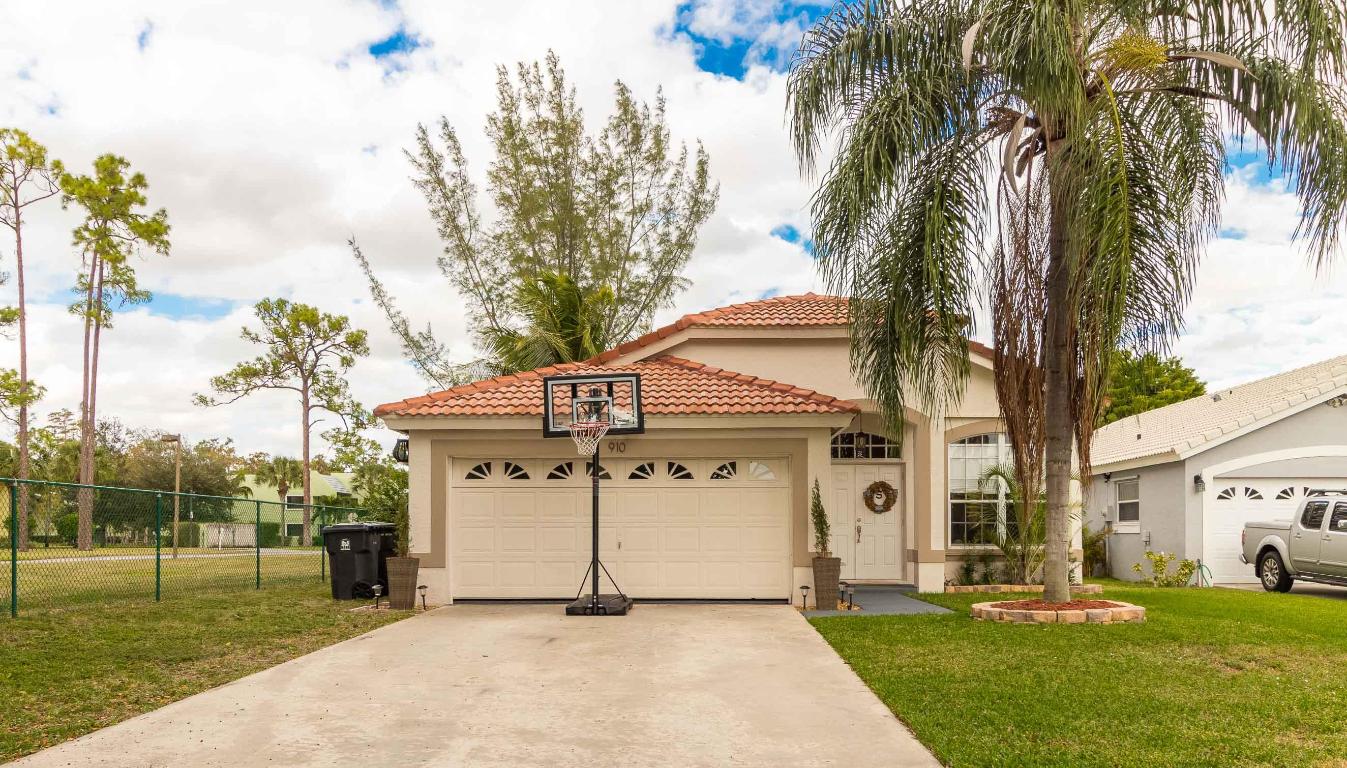 MONTEREY ON THE LAKE - Residential