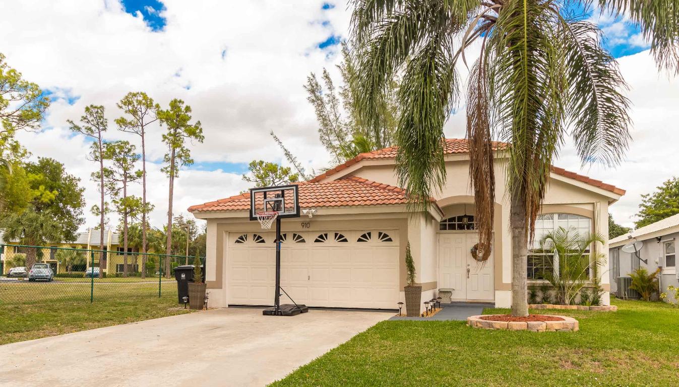 MONTEREY ON THE LAKE - Residential