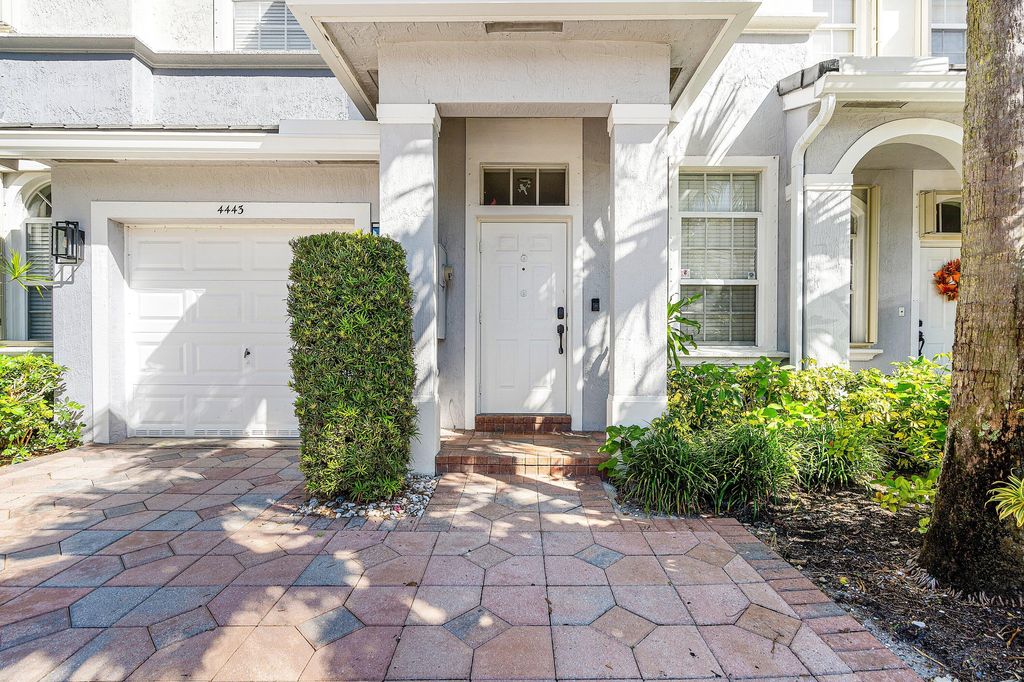 Photo of 4443 Regal Court, Delray Beach, FL 33445 (MLS # R11131365)