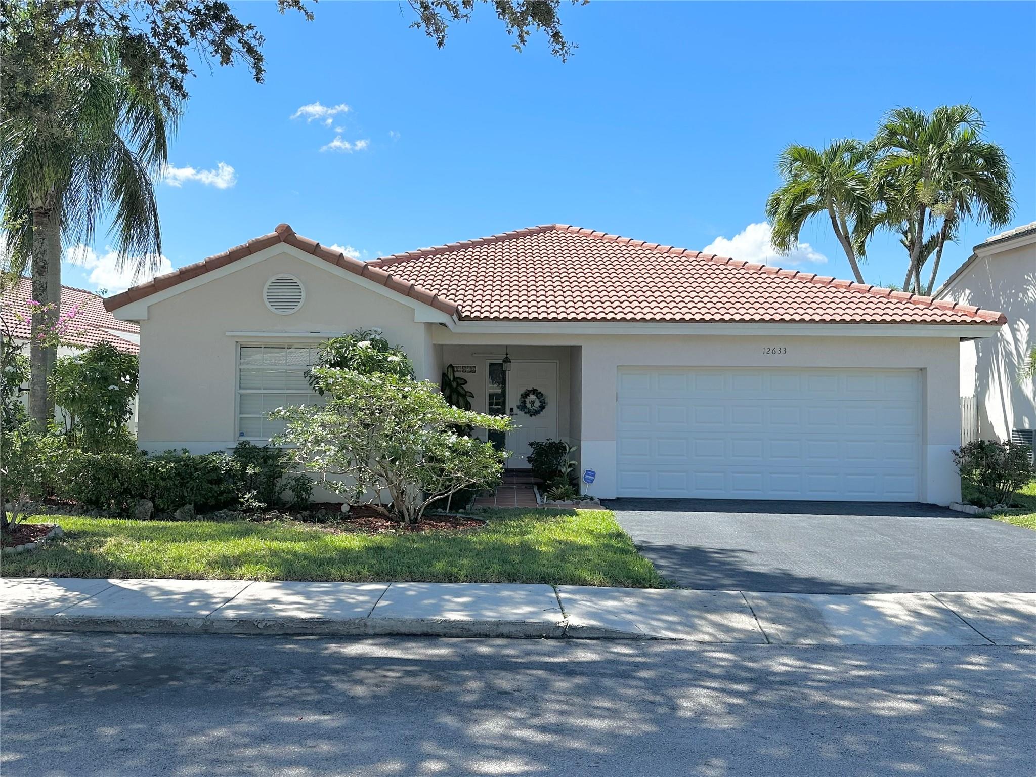 Modern Comfort Meets Tropical Oasis!
Welcome to this fully porcelain tiled home with a neutral color palette, offering a clean, modern vibe throughout its 3 bedrooms & 2 baths, 2 car garage
Soft-close space-saving cabinetry, updated kitchen and open floor plan.
Private island-style backyard, complete with multiple fruit trees, a lush garden and fully fenced.
Situated in a highly desirable neighborhood near to Sawgrass Mall, highways, great schools.
• Sawgrass Mills Mall
•Florida Panthers Arena (Two-time world champs!)
•Dog parks & recreational spaces
•Top-rated schools, including #1-ranked American Heritage High School
Easy access to I-75 (Sawgrass Expressway) for stress-free commuting.
DM now to schedule a private showing—this modern oasis won't stay on the market for long!