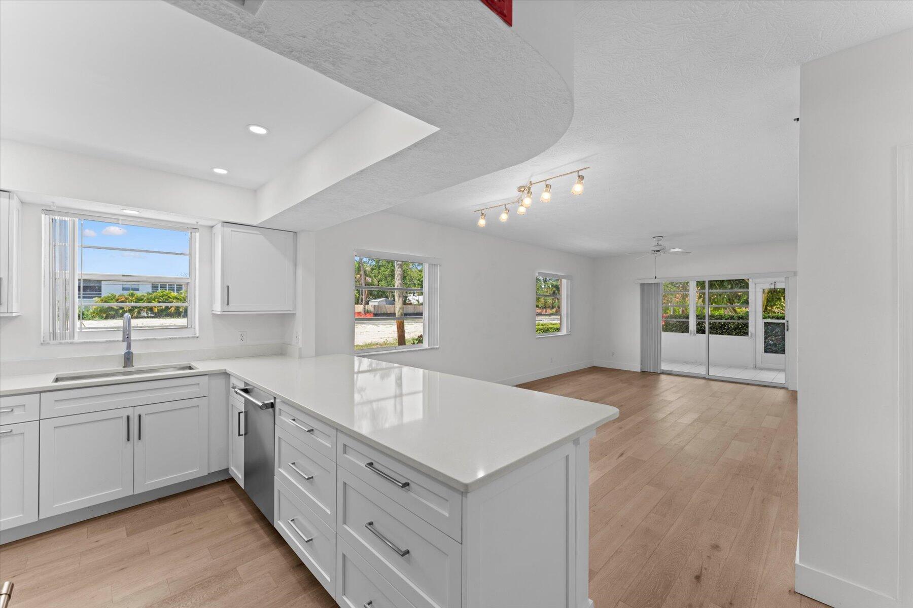 KINGSWOOD CONDO - Residential