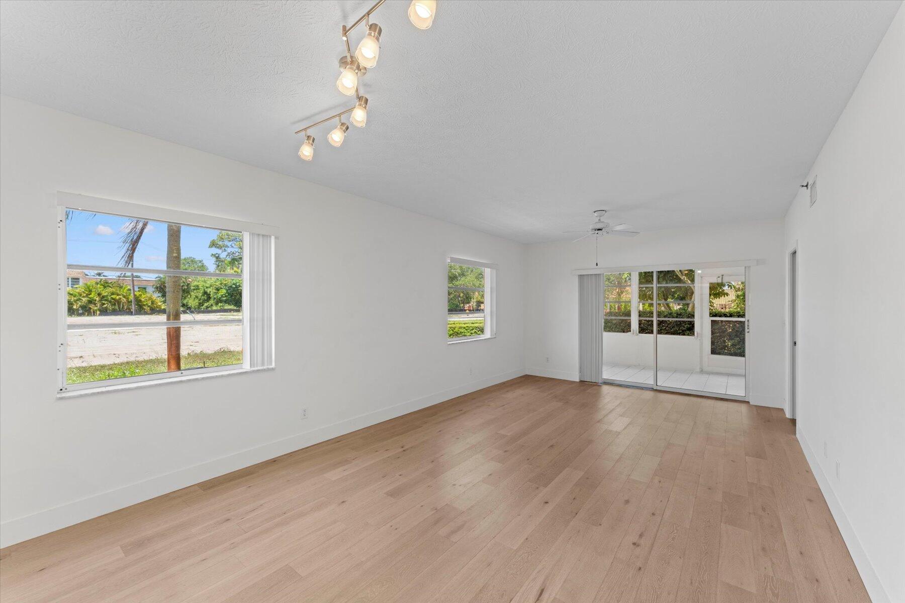 KINGSWOOD CONDO - Residential