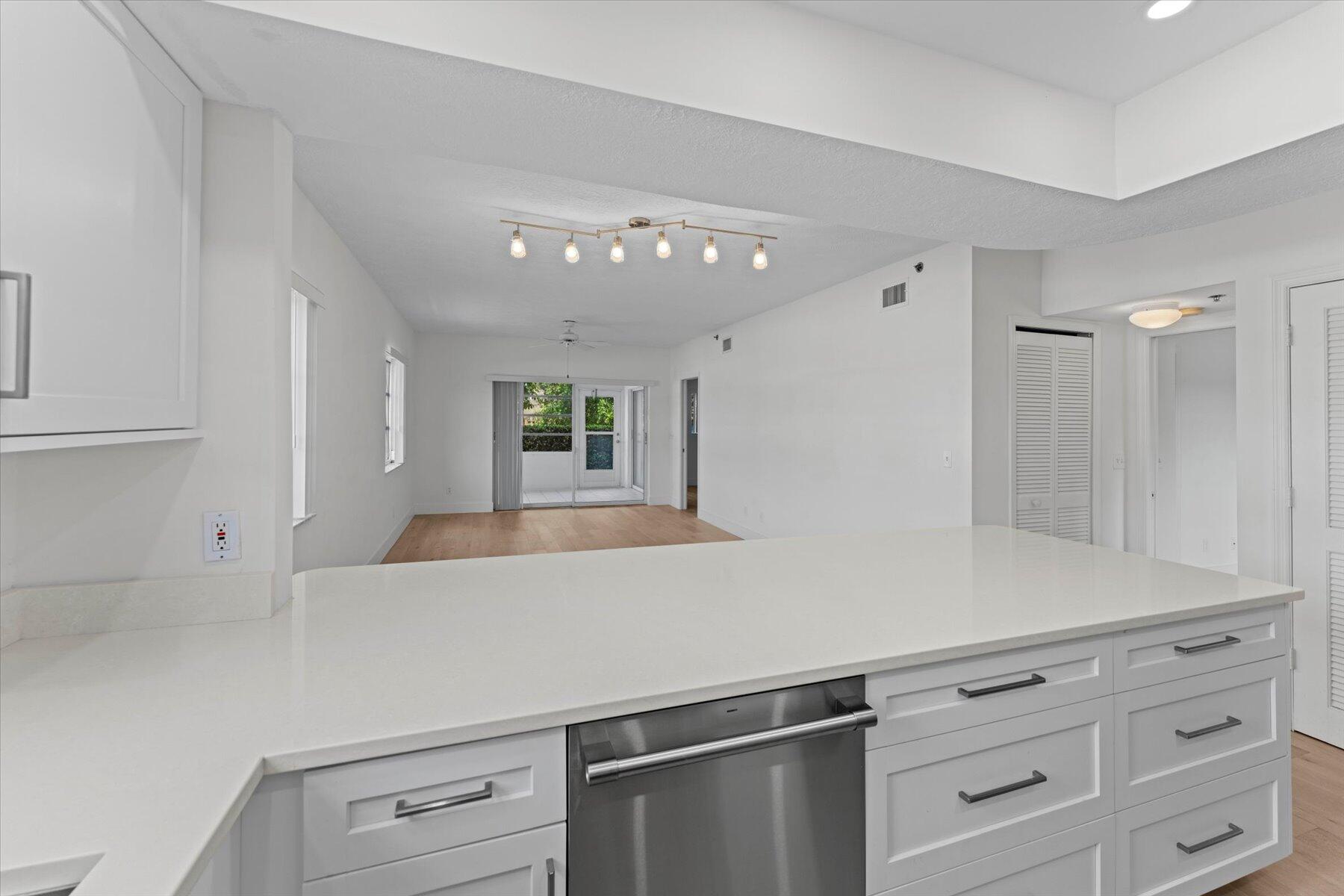 KINGSWOOD CONDO - Residential