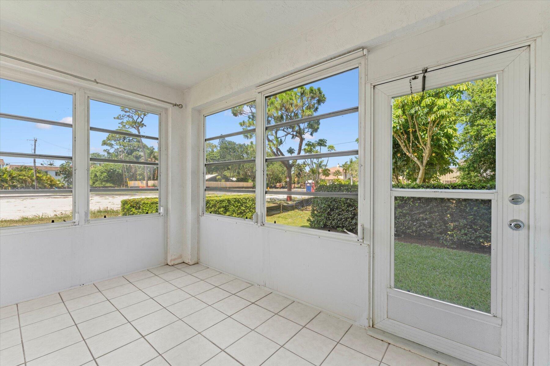 KINGSWOOD CONDO - Residential