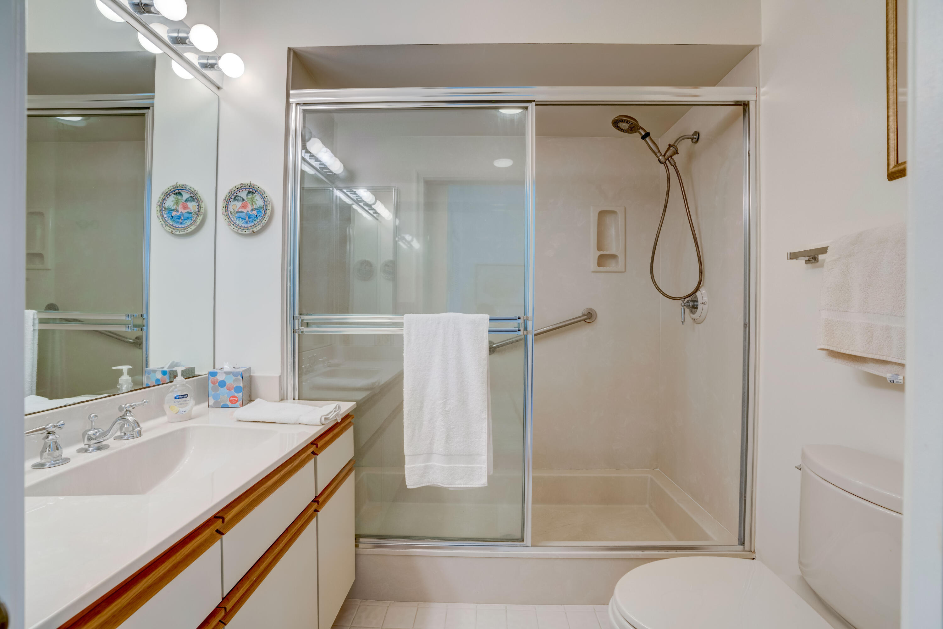 LANTERN BAY AT JONATHANS LANDING - Residential Lease