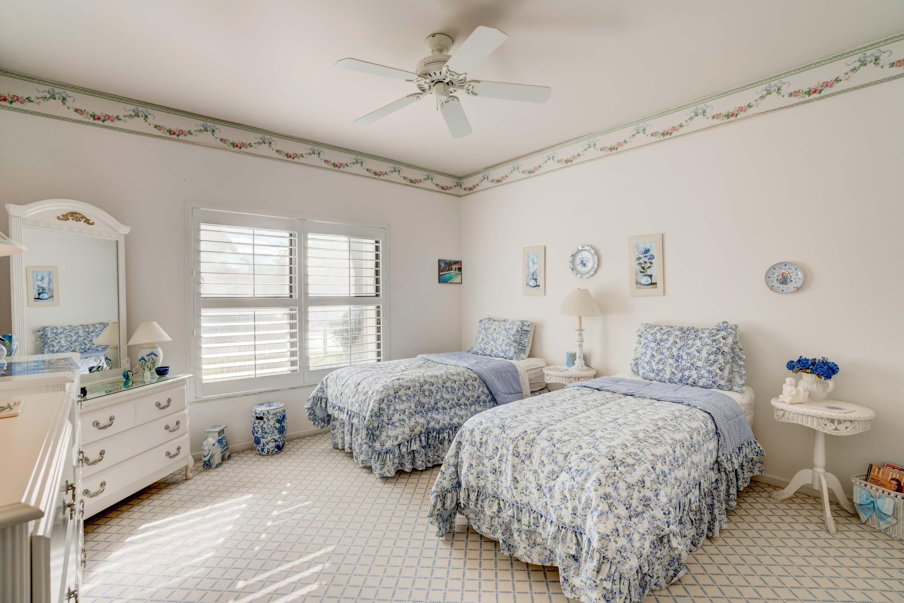 LANTERN BAY AT JONATHANS LANDING - Residential Lease