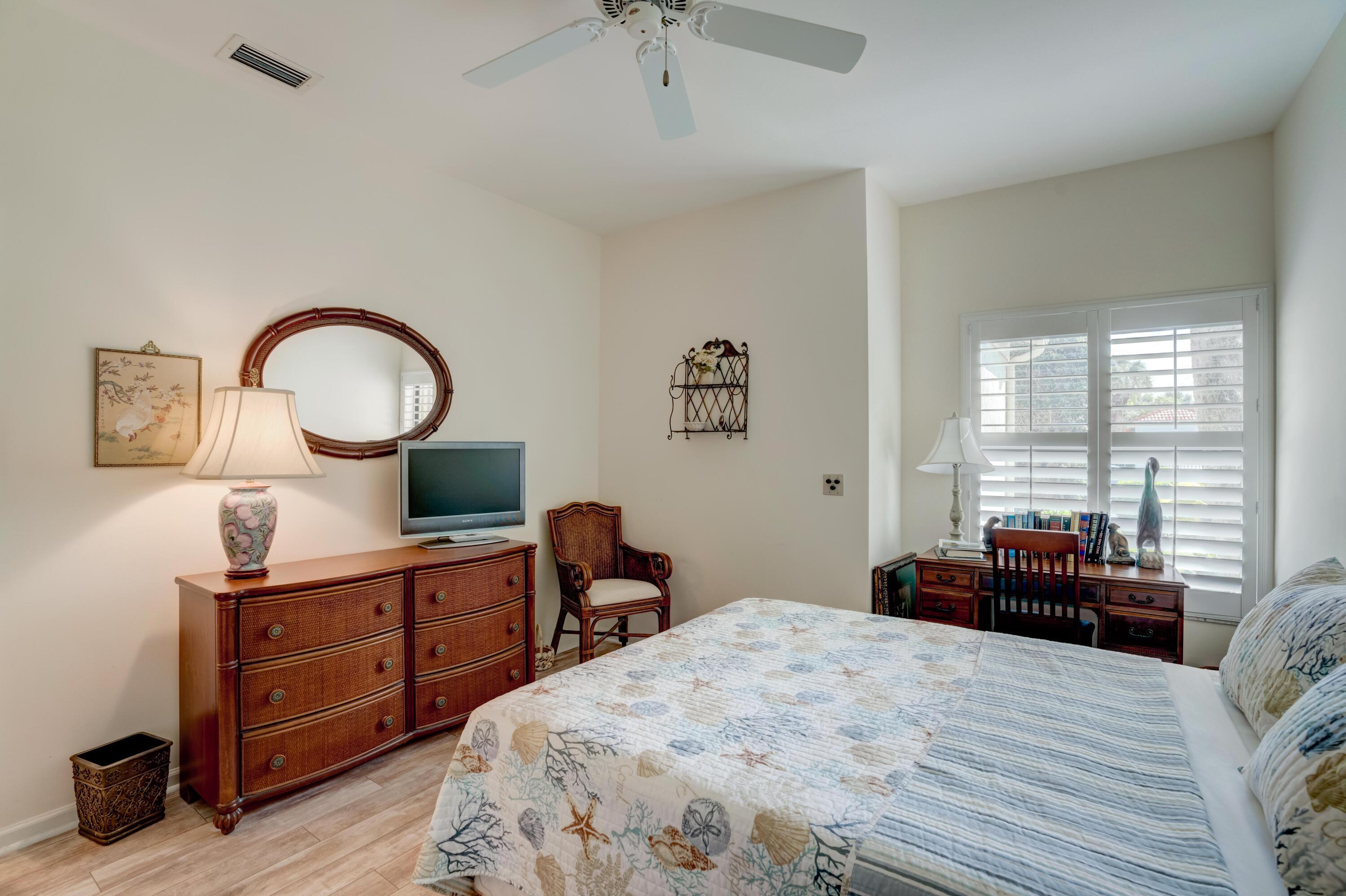 LANTERN BAY AT JONATHANS LANDING - Residential Lease