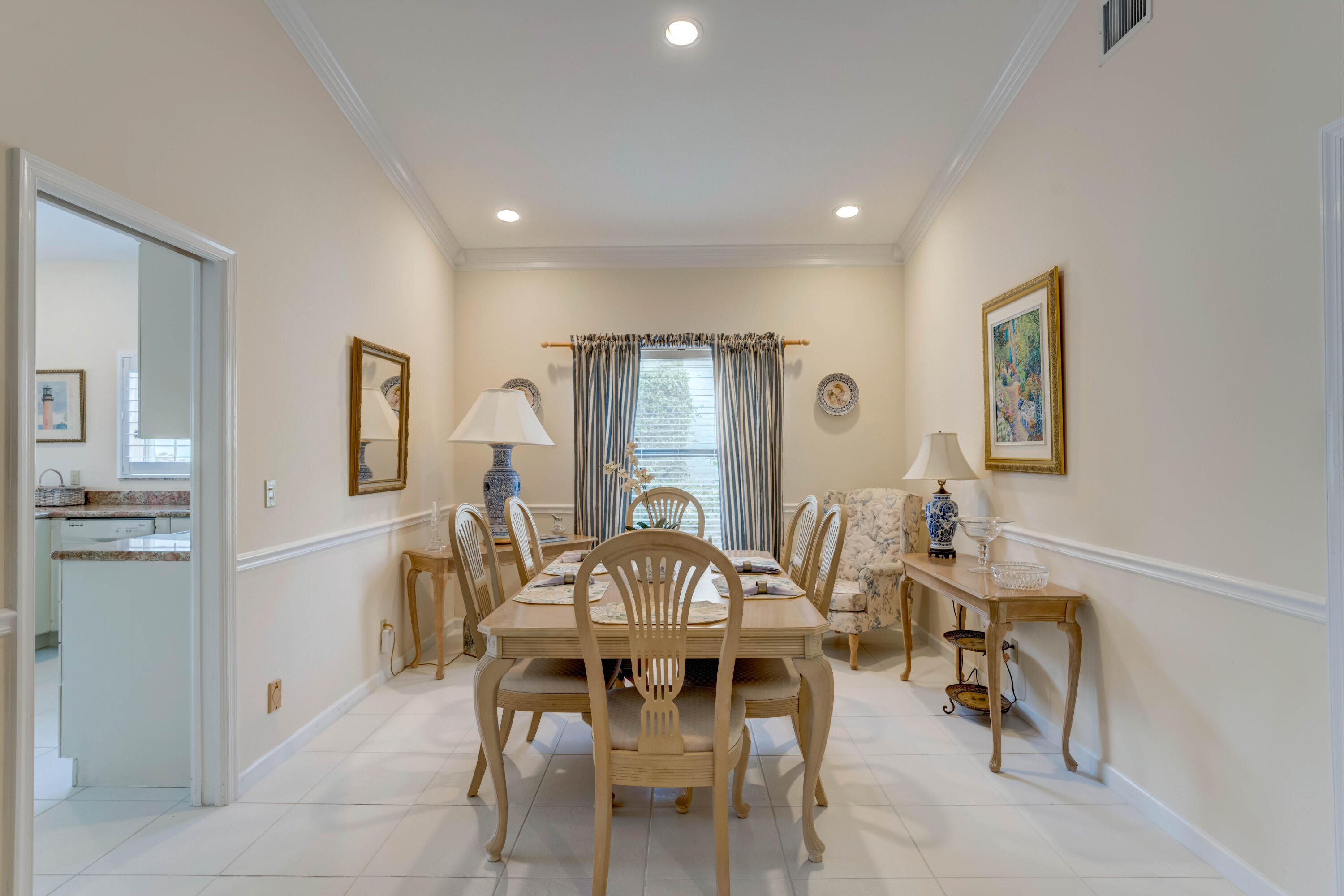 LANTERN BAY AT JONATHANS LANDING - Residential Lease