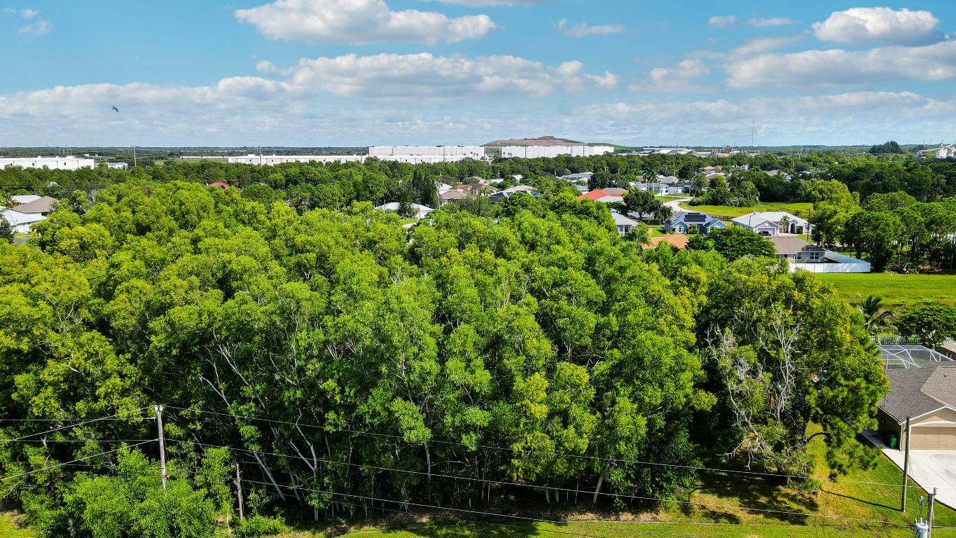 PORT ST LUCIE SECTION 47 - Land