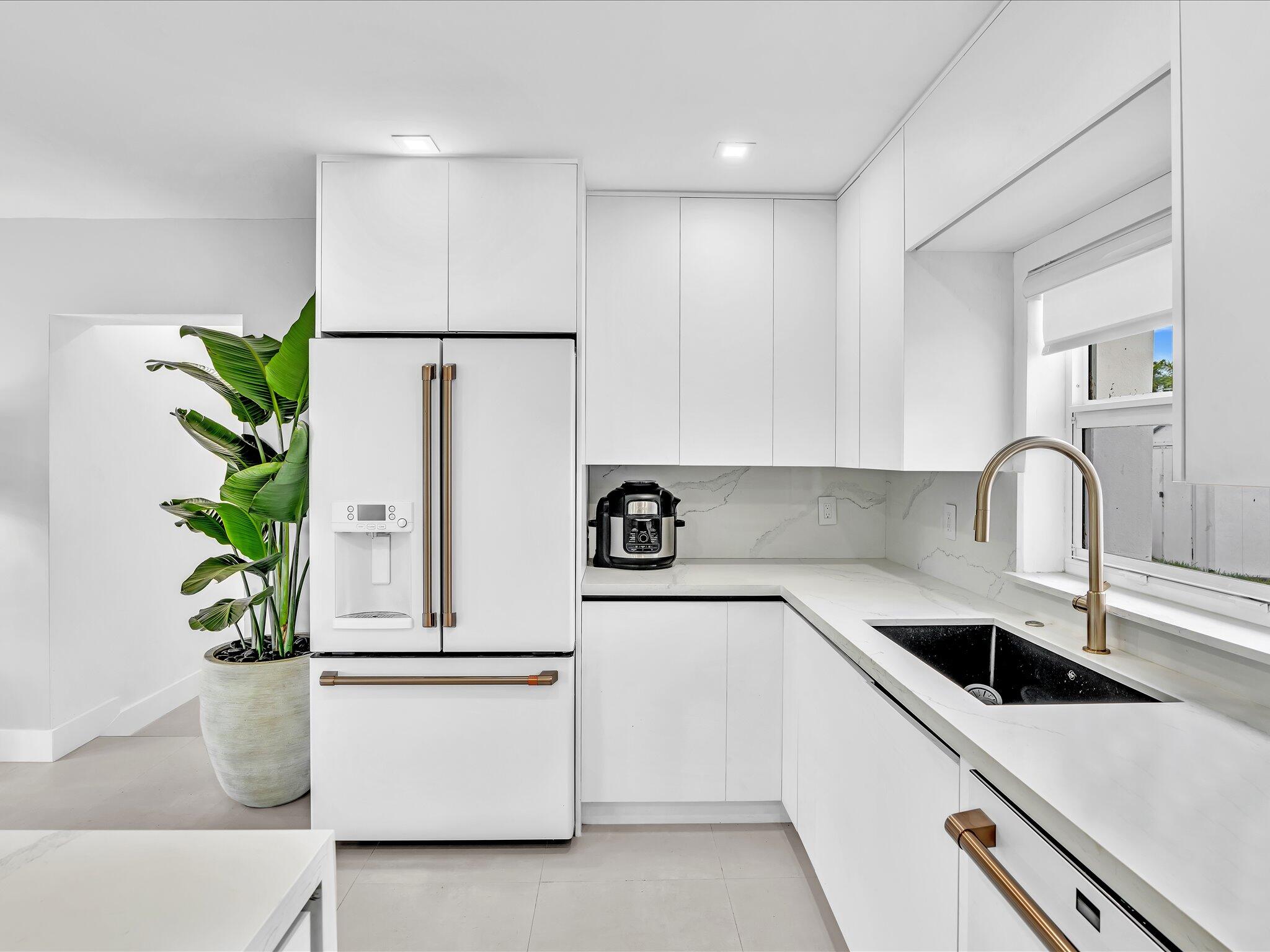 SUNSET MANORS AMEN PLAT - Residential