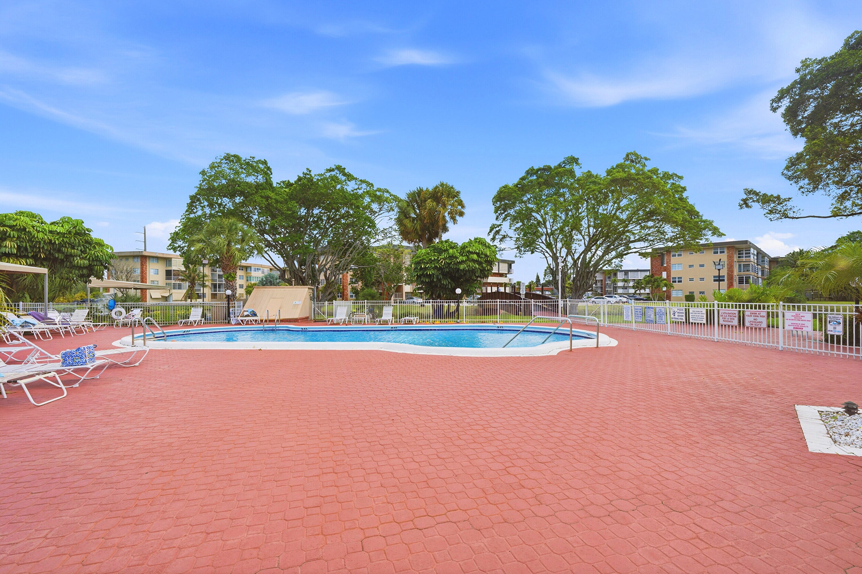 LAUDERDALE OAKS CONDO XII-B - Residential