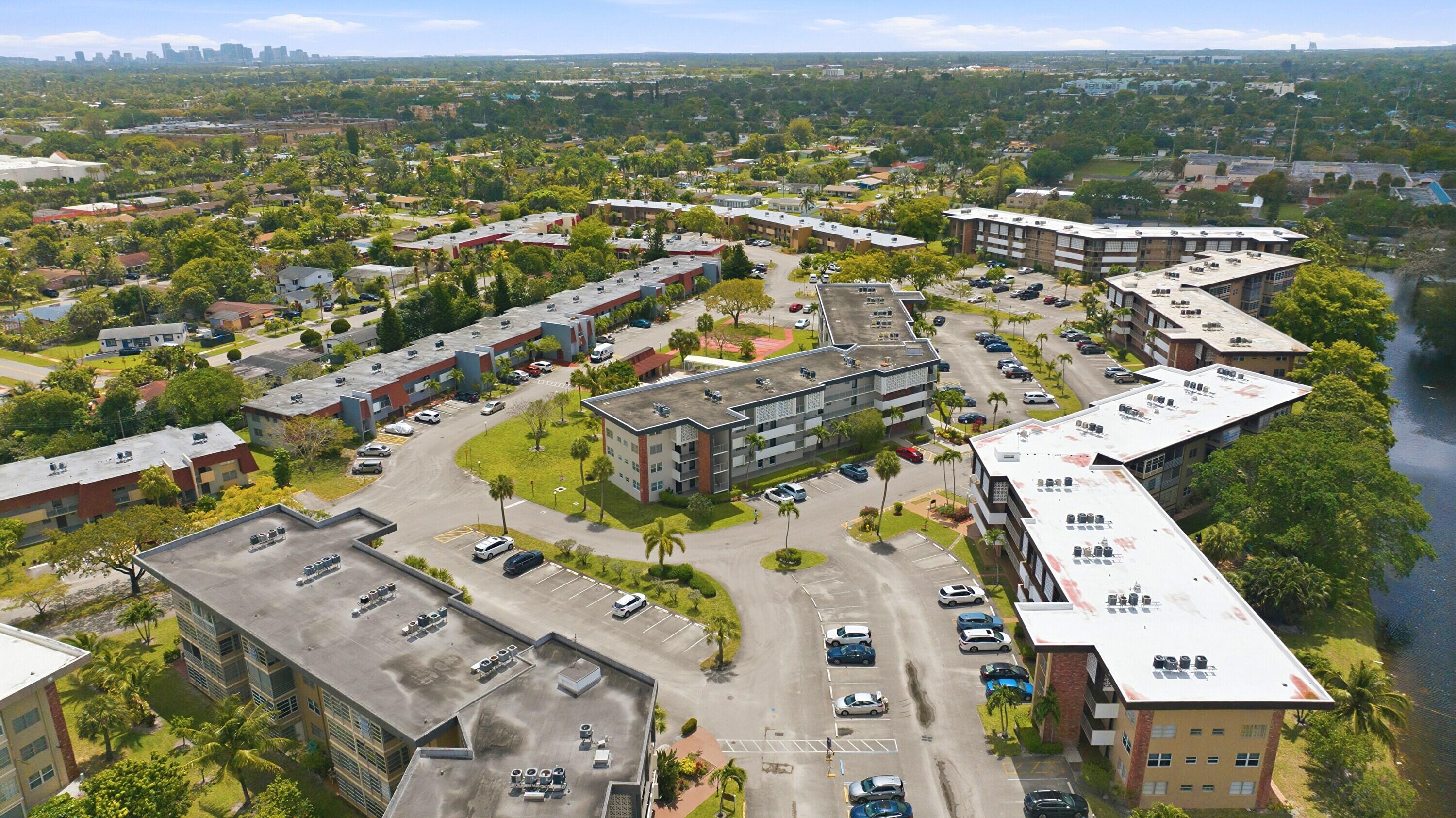 LAUDERDALE OAKS CONDO XII-B - Residential