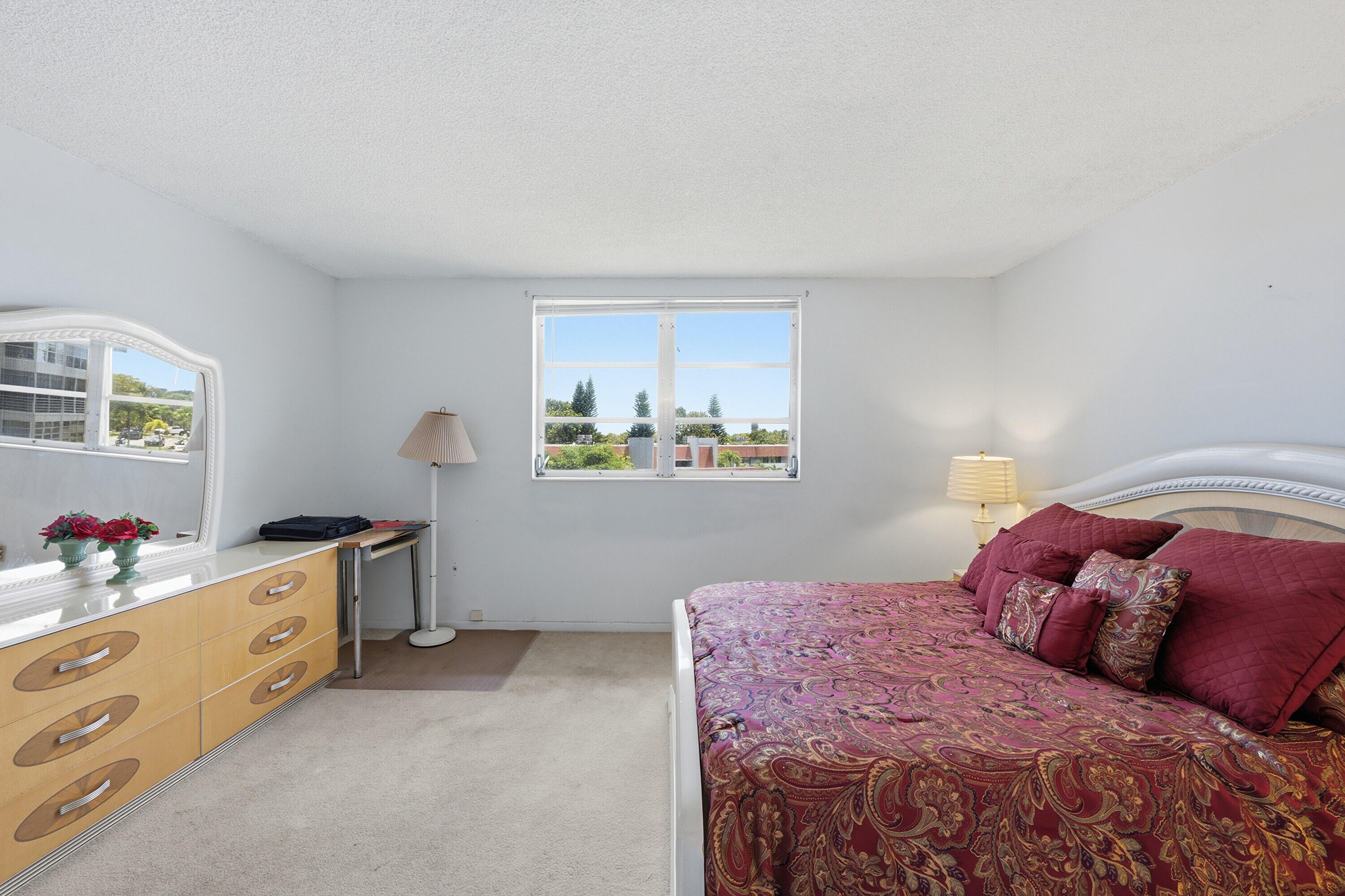 LAUDERDALE OAKS CONDO XII-B - Residential