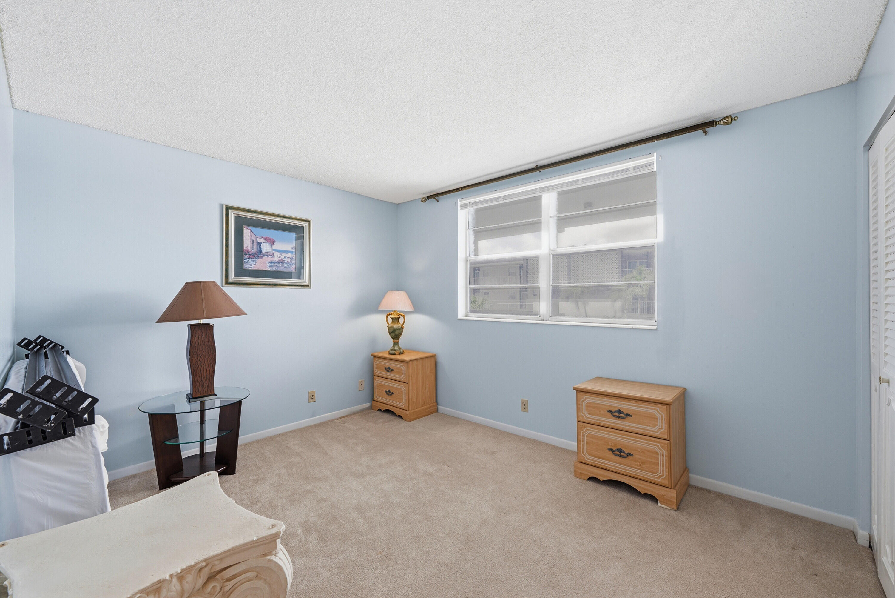 LAUDERDALE OAKS CONDO XII-B - Residential