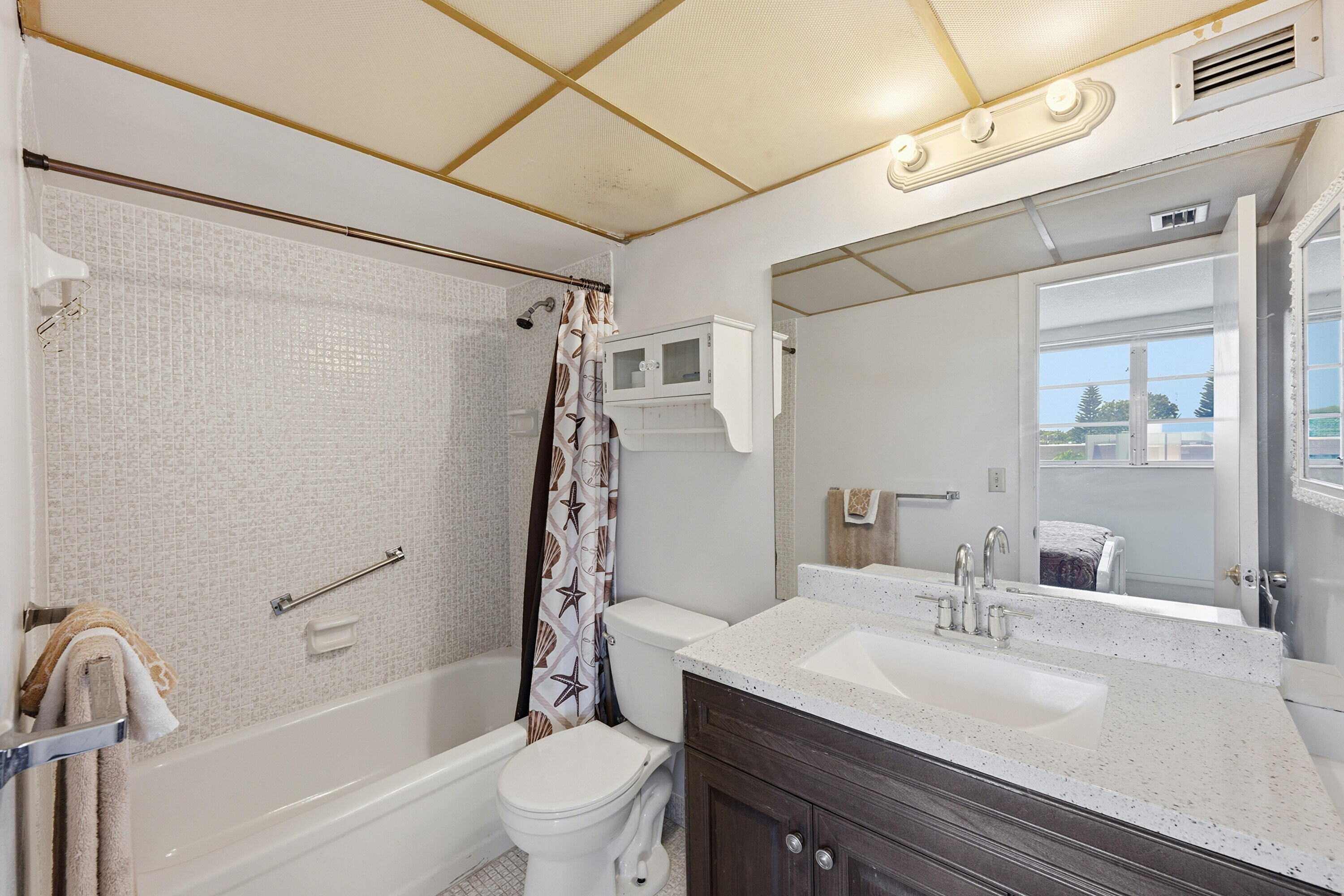 LAUDERDALE OAKS CONDO XII-B - Residential