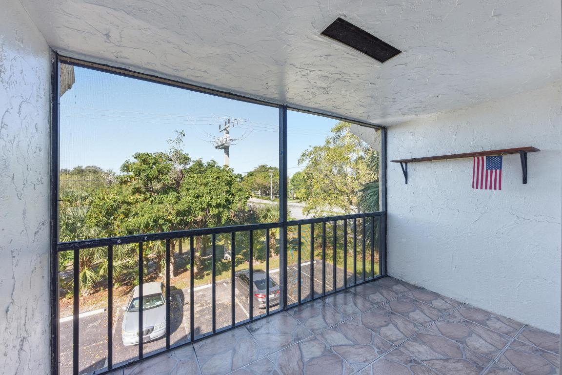 CASA DEL RIO CONDO - Residential