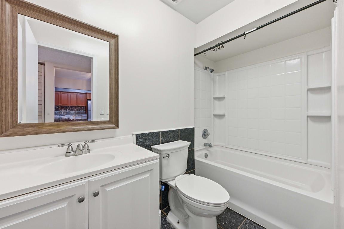 CASA DEL RIO CONDO - Residential