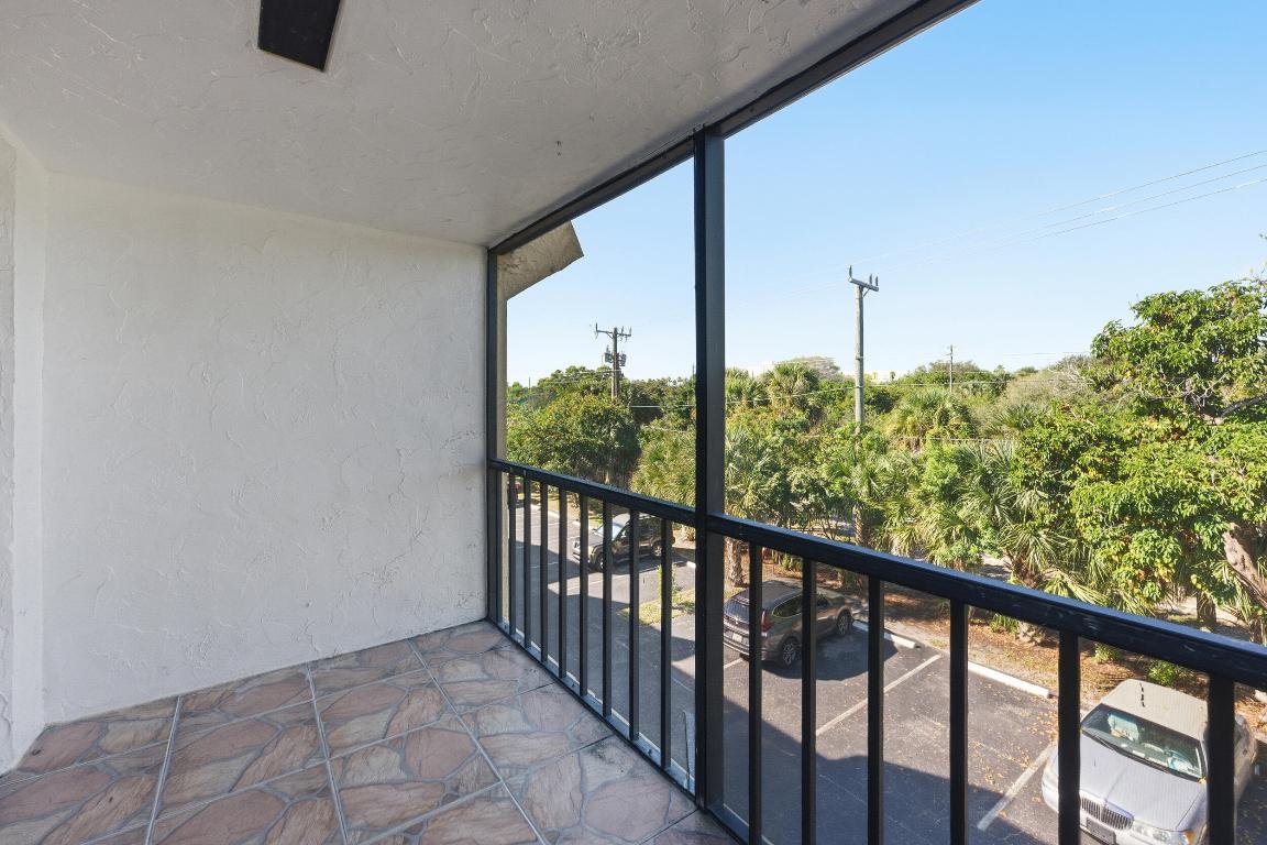 CASA DEL RIO CONDO - Residential