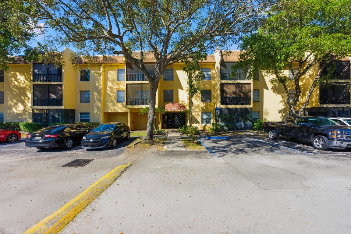 CASA DEL RIO CONDO - Residential