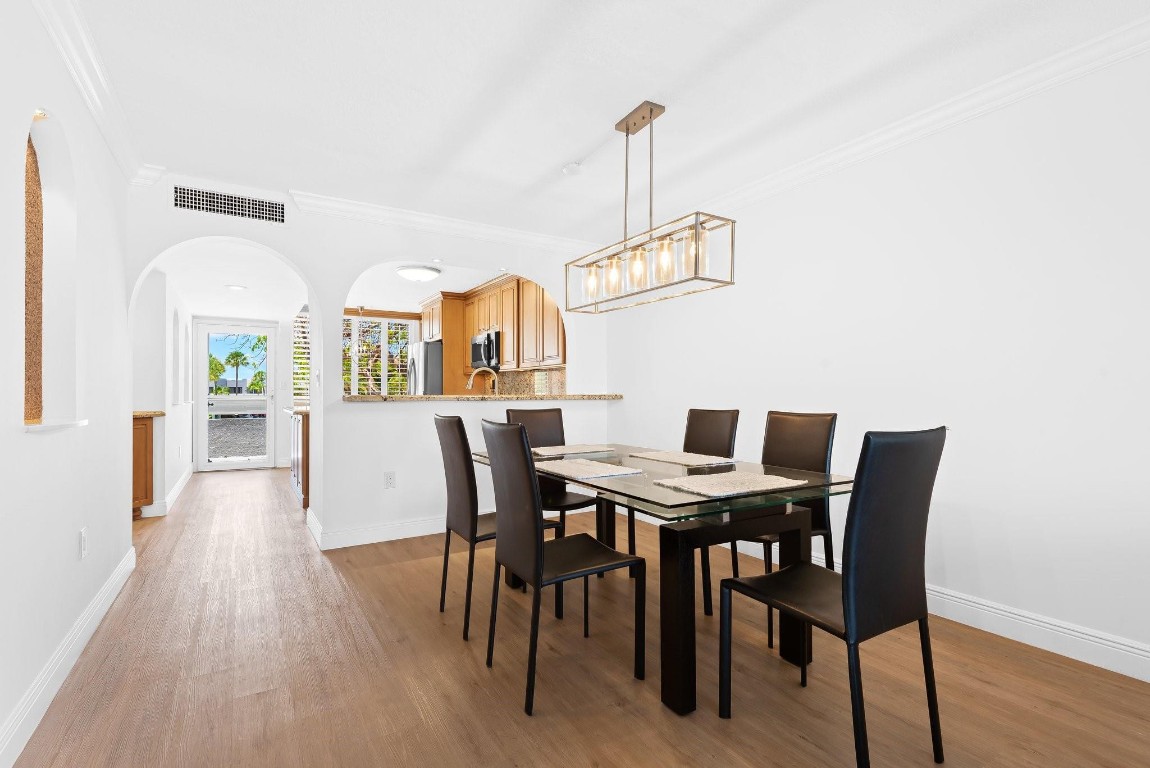 1100 SE 5th Court 33