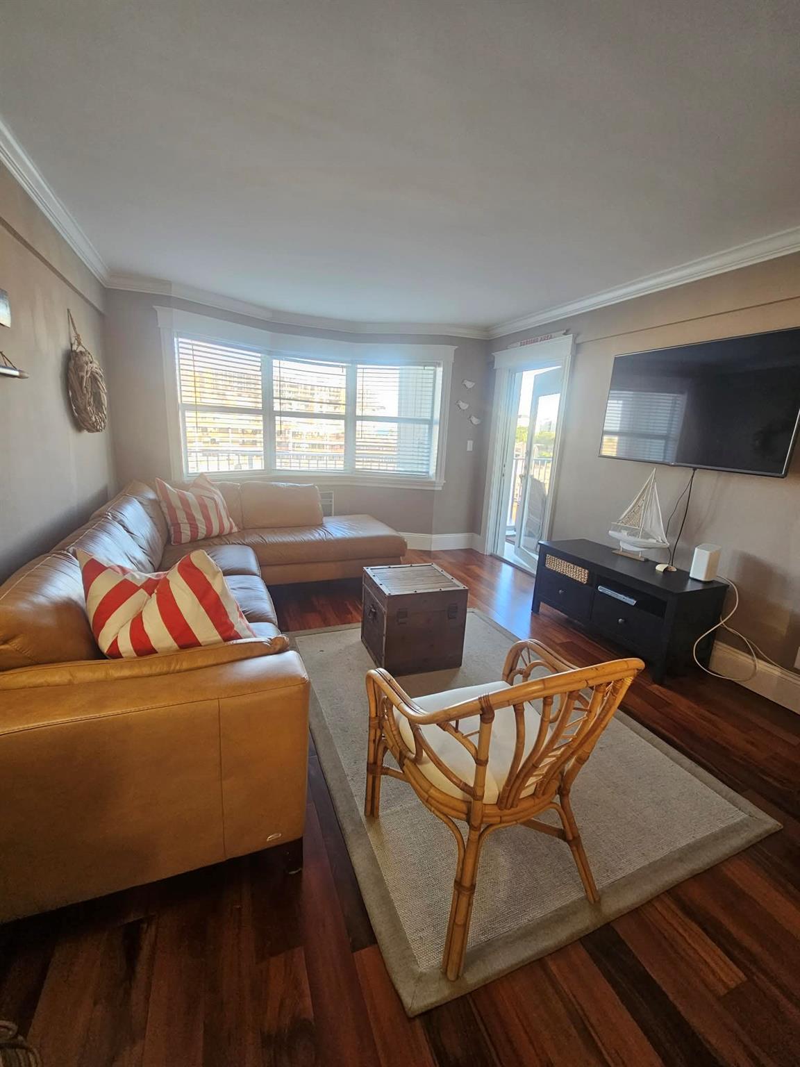 MASSACHUSETTS APTS CONDO - Residential