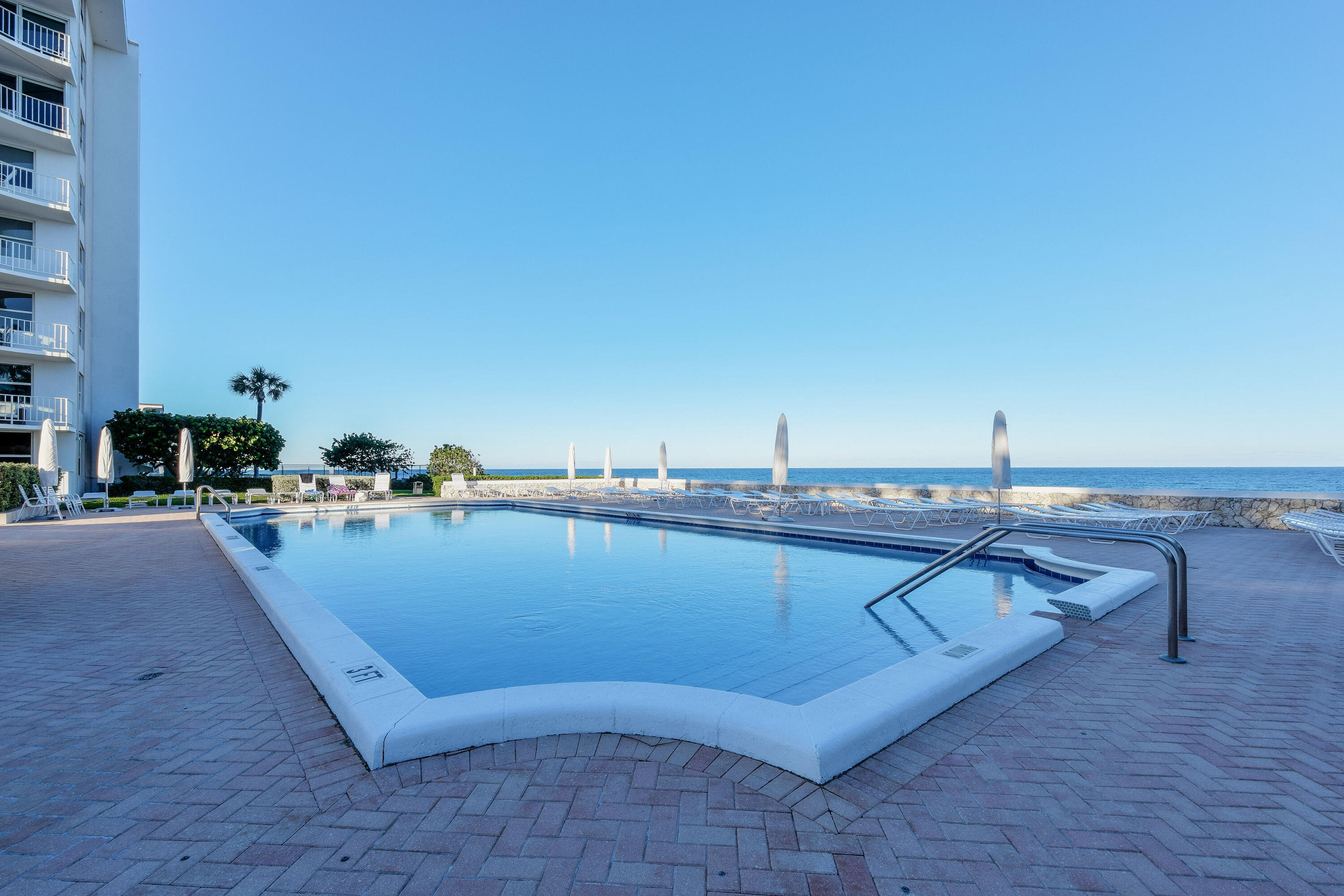 TWENTY TWO NINETY FIVE SOUTH OCEAN BLVD - Residential