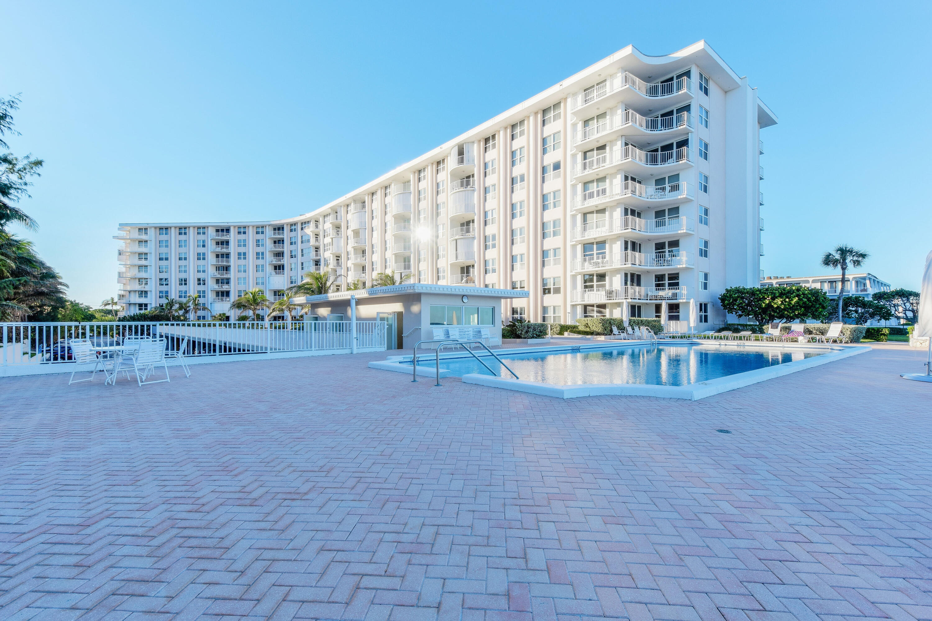 TWENTY TWO NINETY FIVE SOUTH OCEAN BLVD - Residential