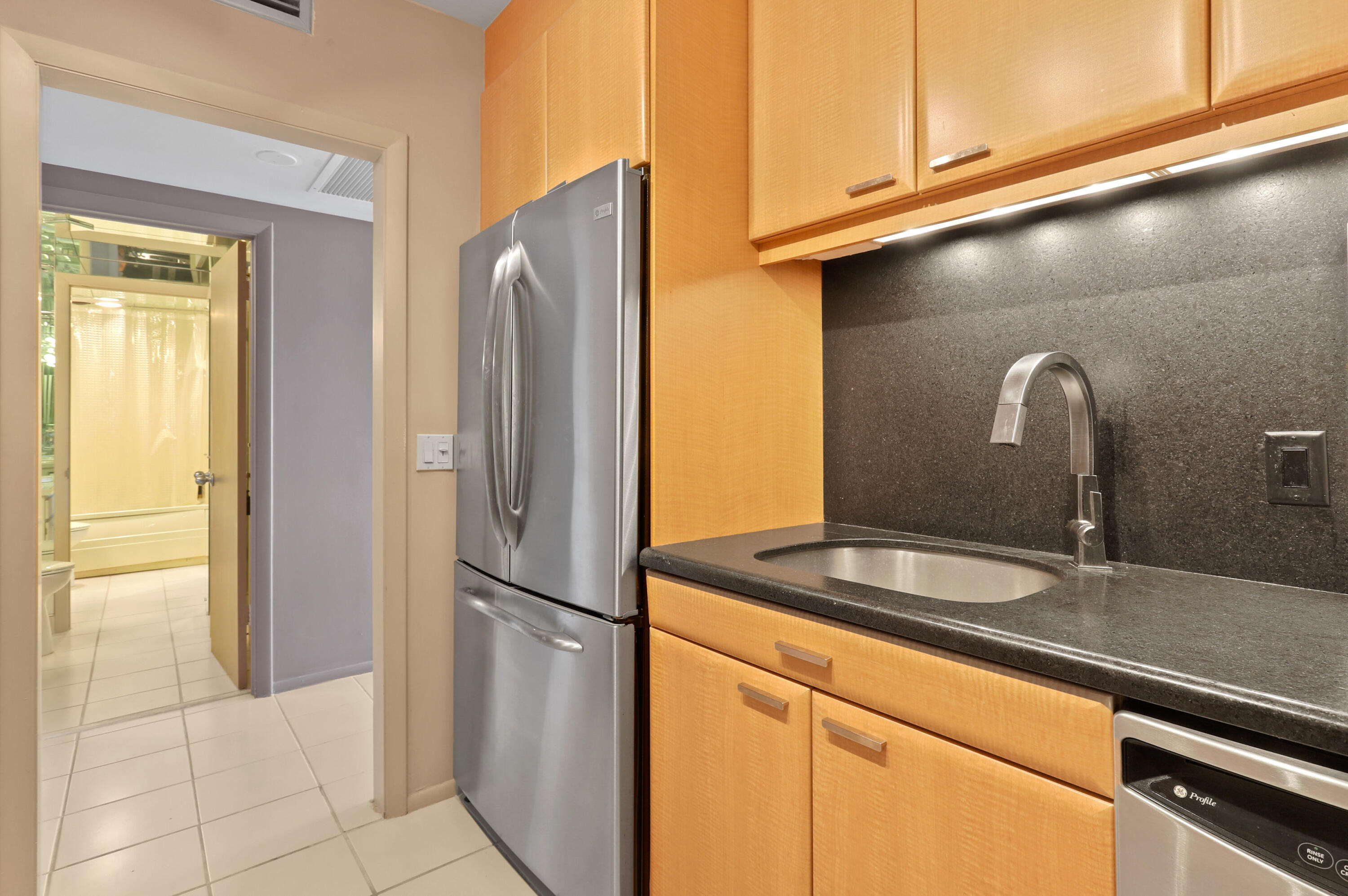 TWENTY TWO NINETY FIVE SOUTH OCEAN BLVD - Residential