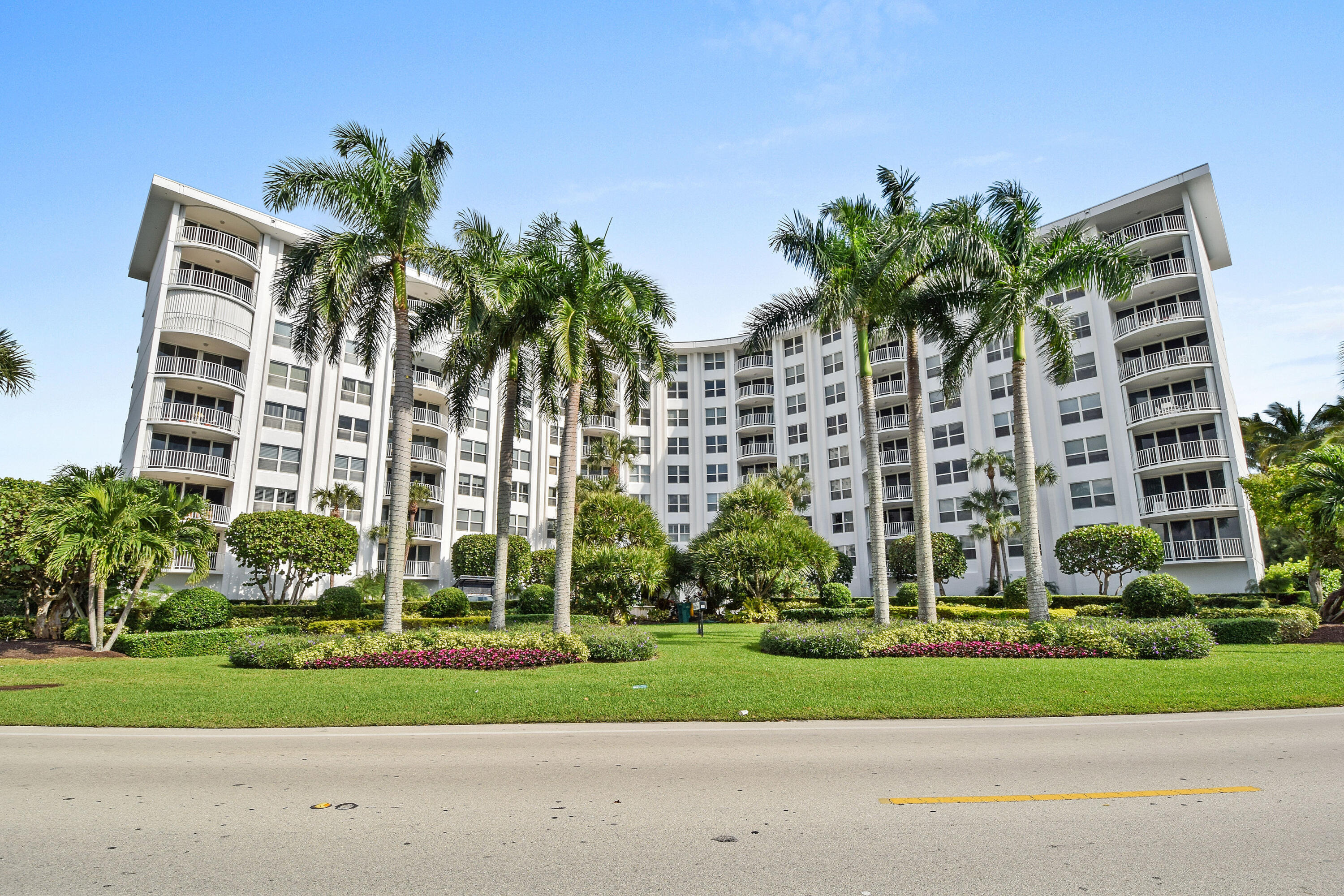 TWENTY TWO NINETY FIVE SOUTH OCEAN BLVD - Residential