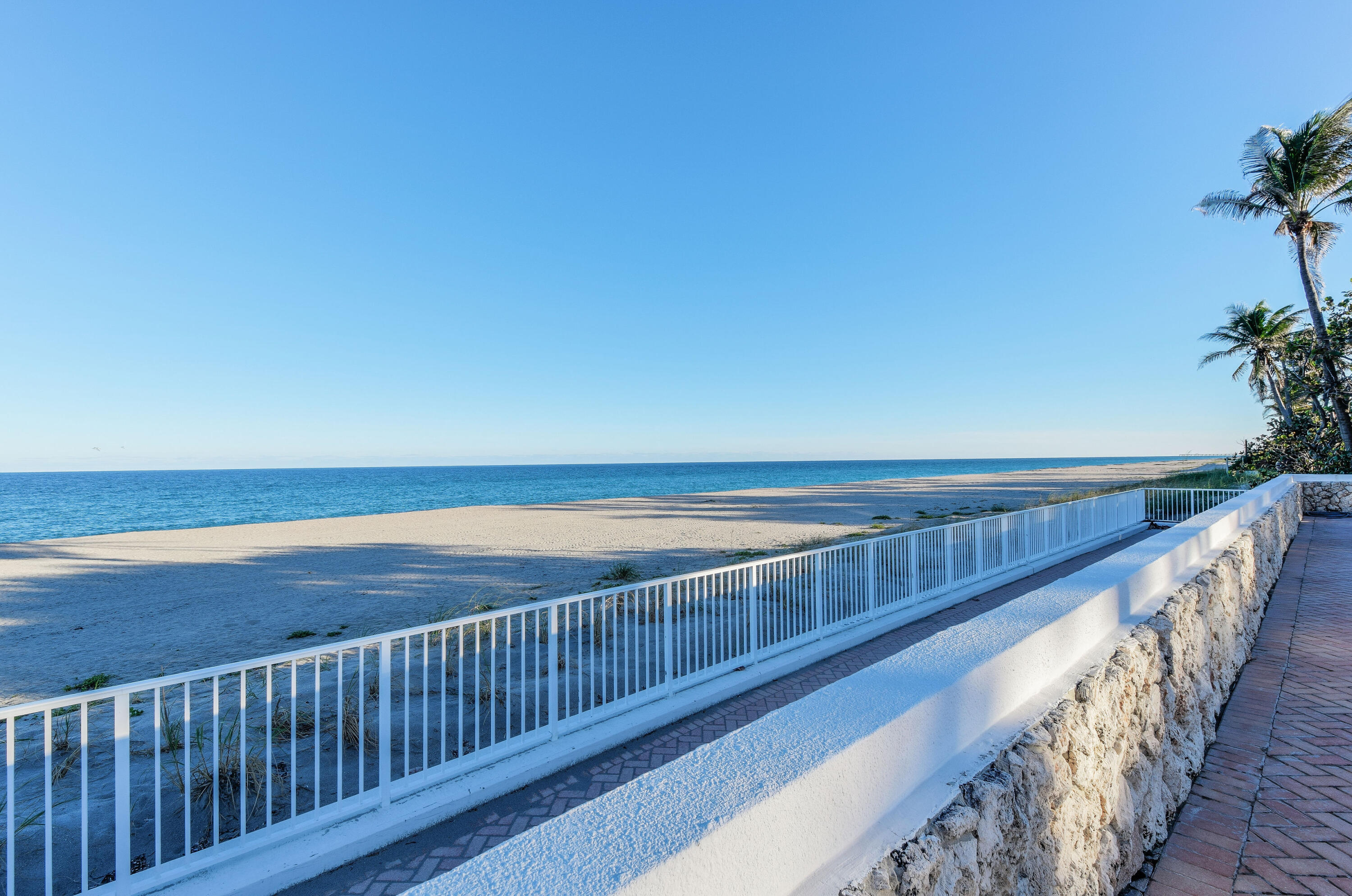 TWENTY TWO NINETY FIVE SOUTH OCEAN BLVD - Residential