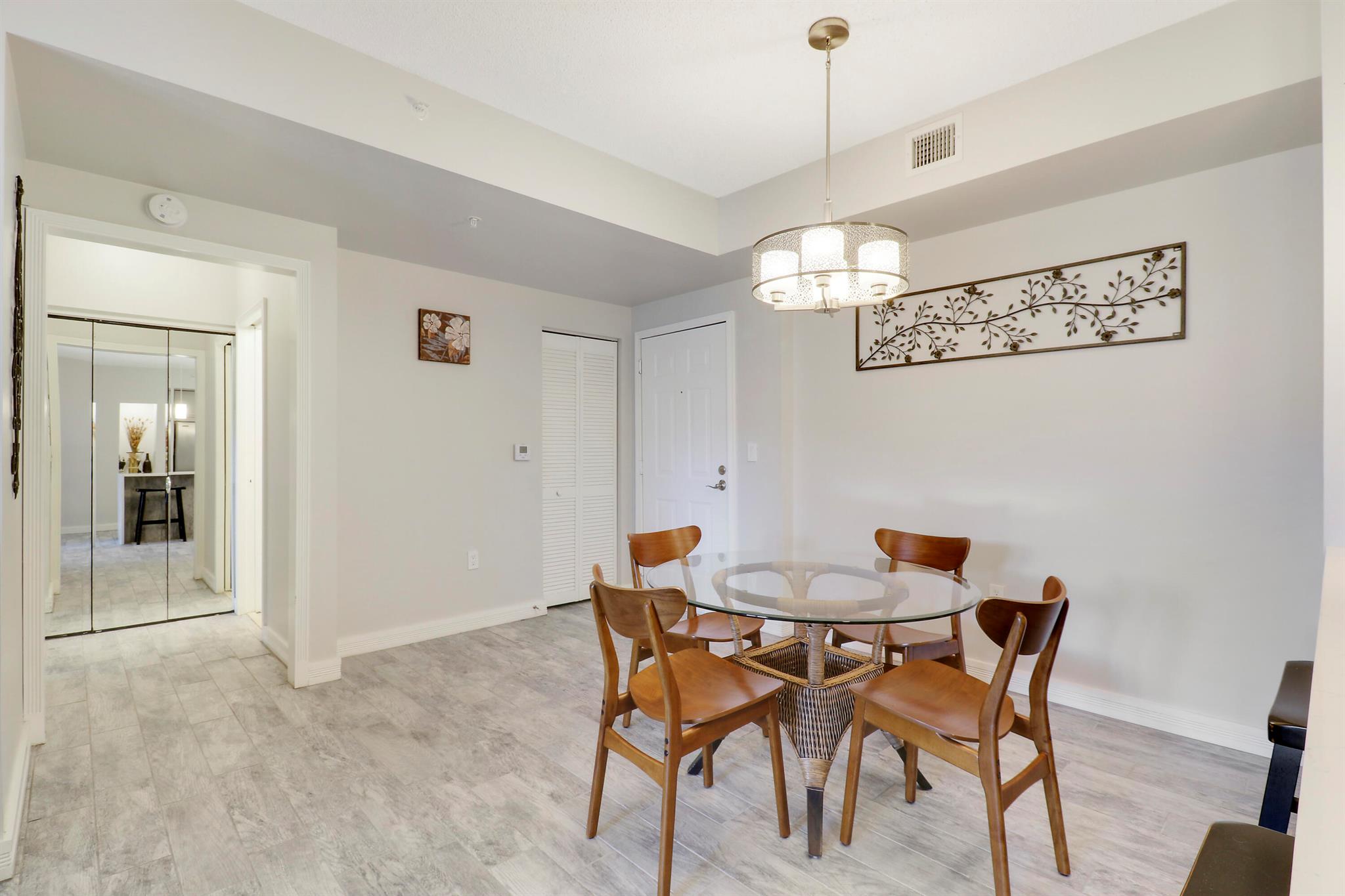 720 S Sapodilla Avenue 208